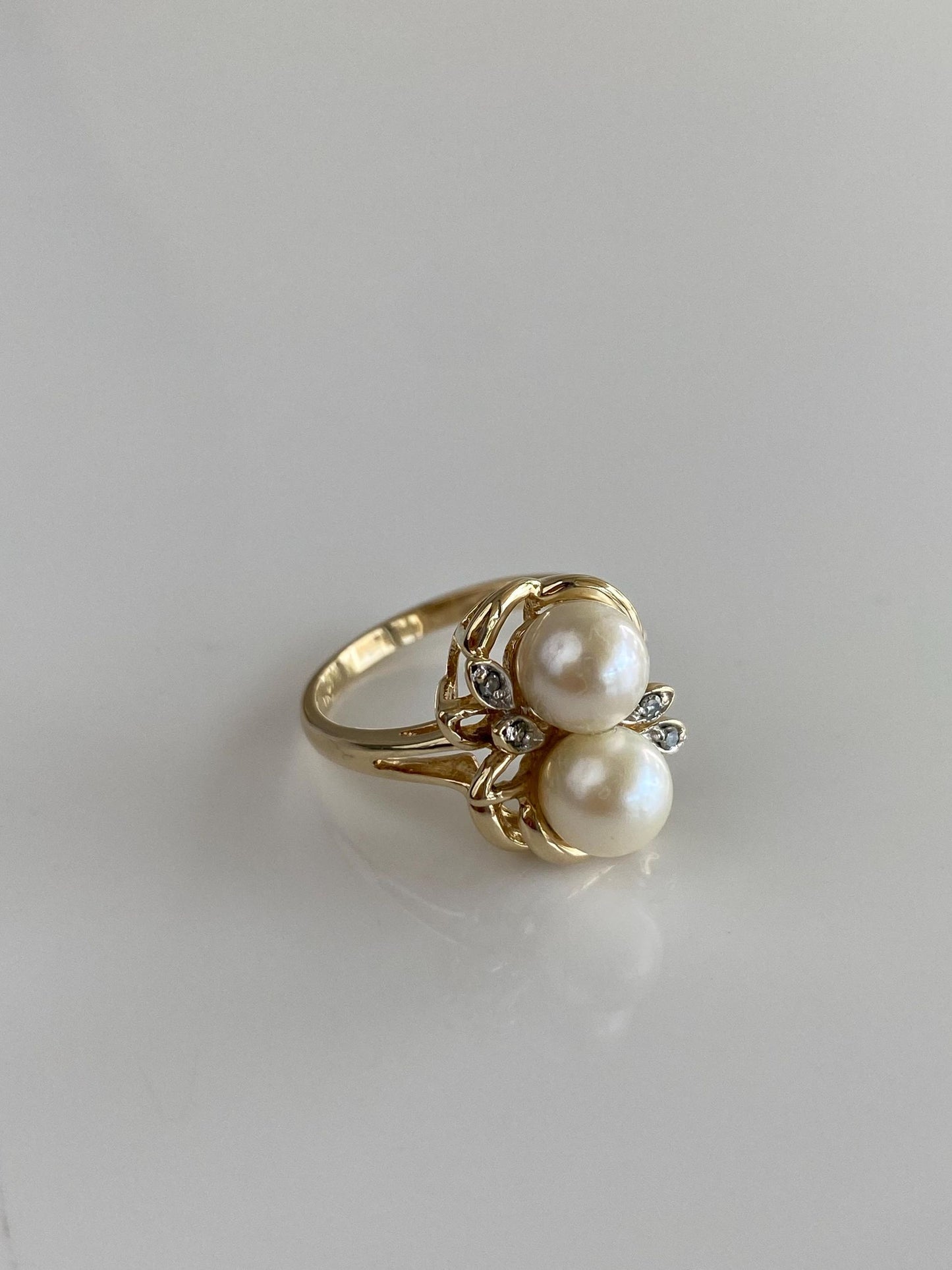 Vintage Solid 10k Yellow Gold Pearls Diamond Ring - Size 6.25