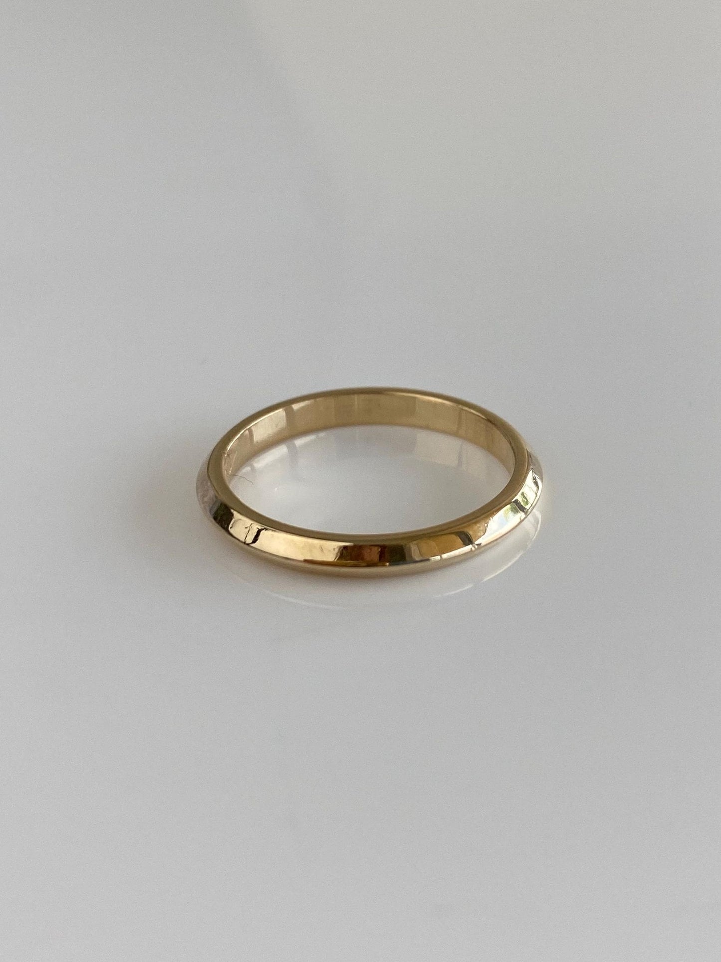 Vintage Solid 14k Yellow Gold Beveled Ring Band - Size 6.5