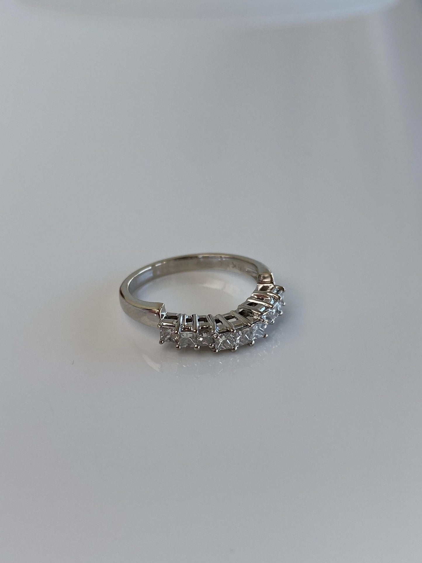 Vintage Solid 18k White Gold Diamond Ring Band - Size 5.75