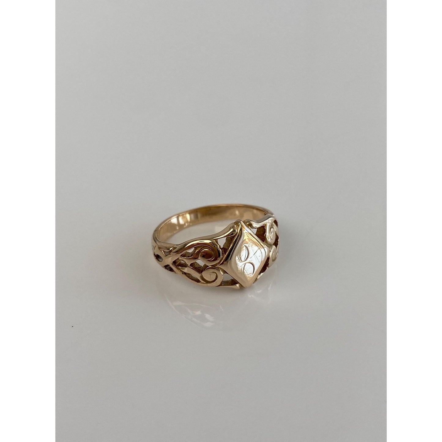 Vintage Solid 10k Rosey Gold Engraved Signet Ring - Size 4.5