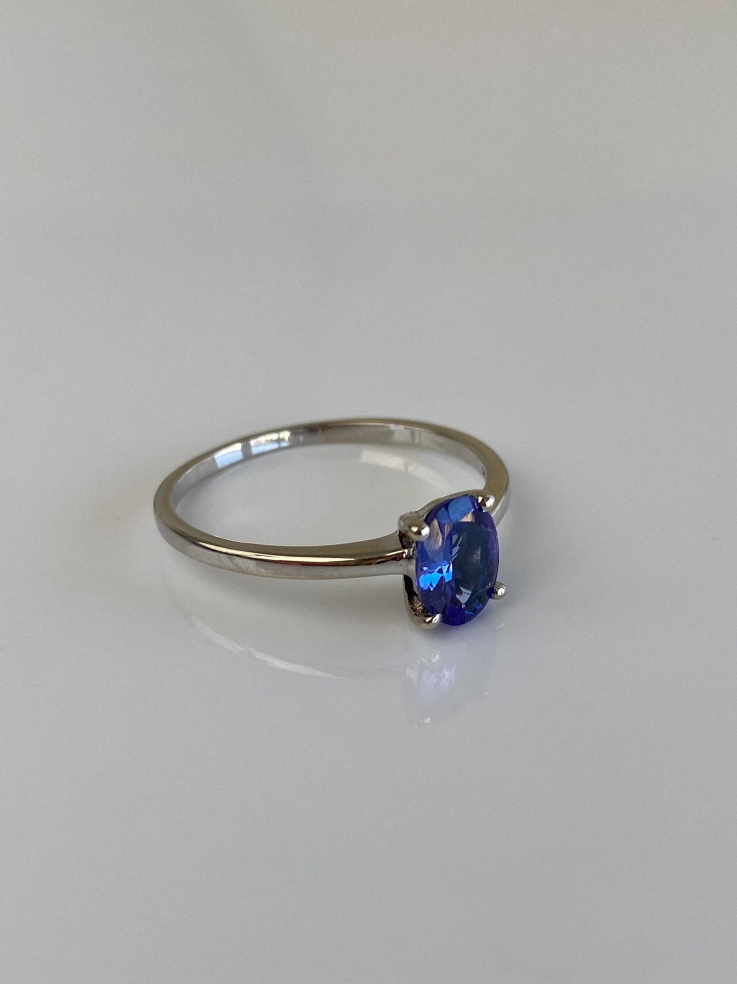 Vintage Solid 10k White Gold Tanzanite Ring - Size 9