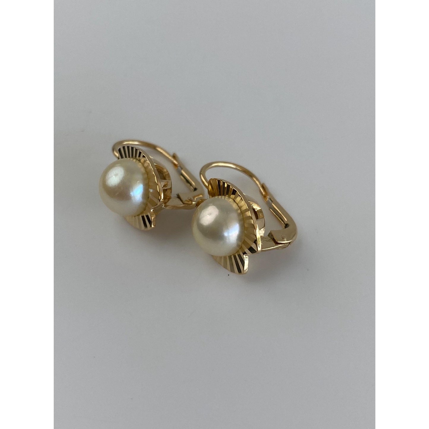 Vintage Solid 18k Yellow Gold Pearl Engine Turned Drop Earrings