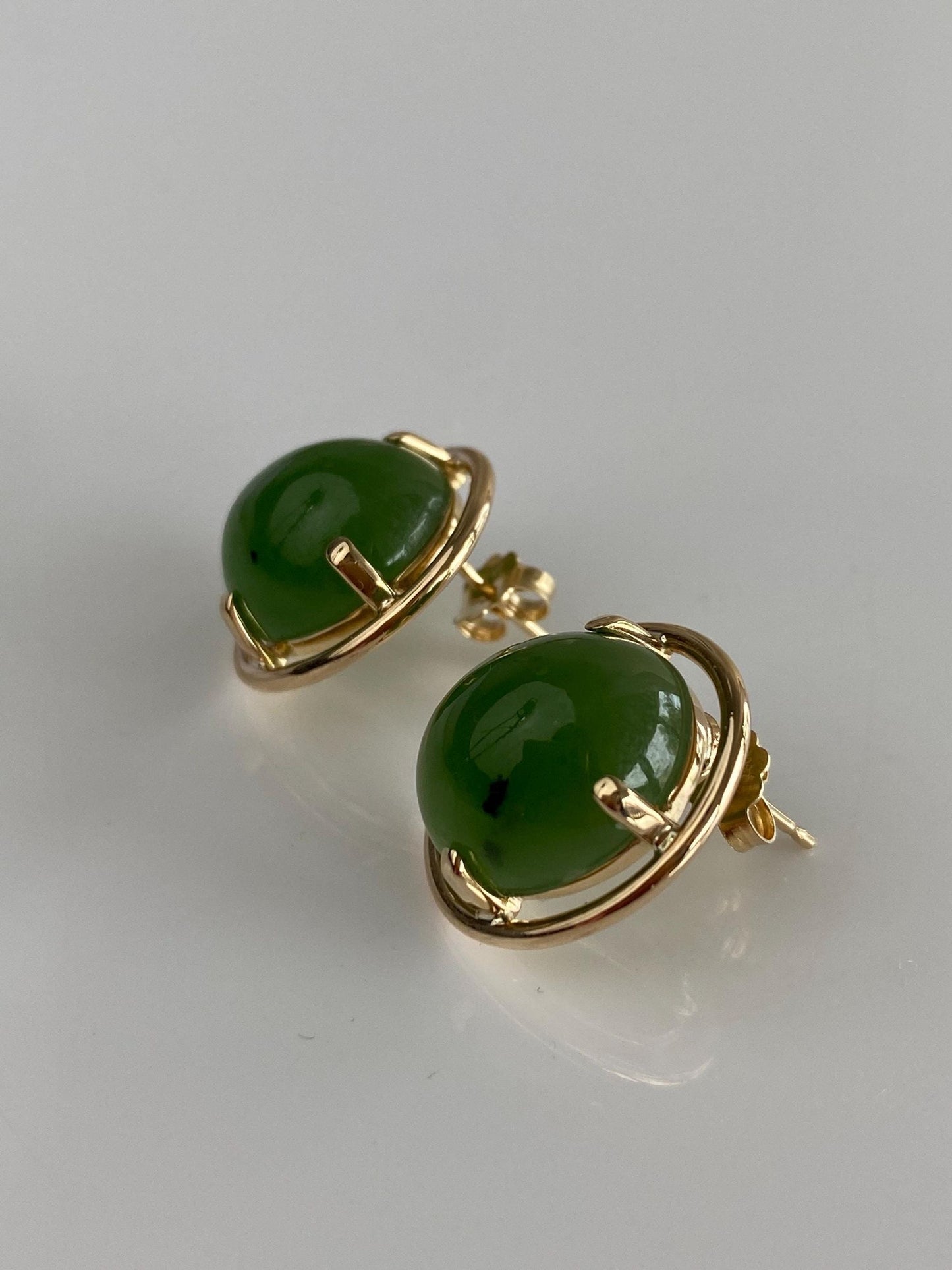 Vintage Solid 14k Yellow Gold Nephrite Stud Earrings