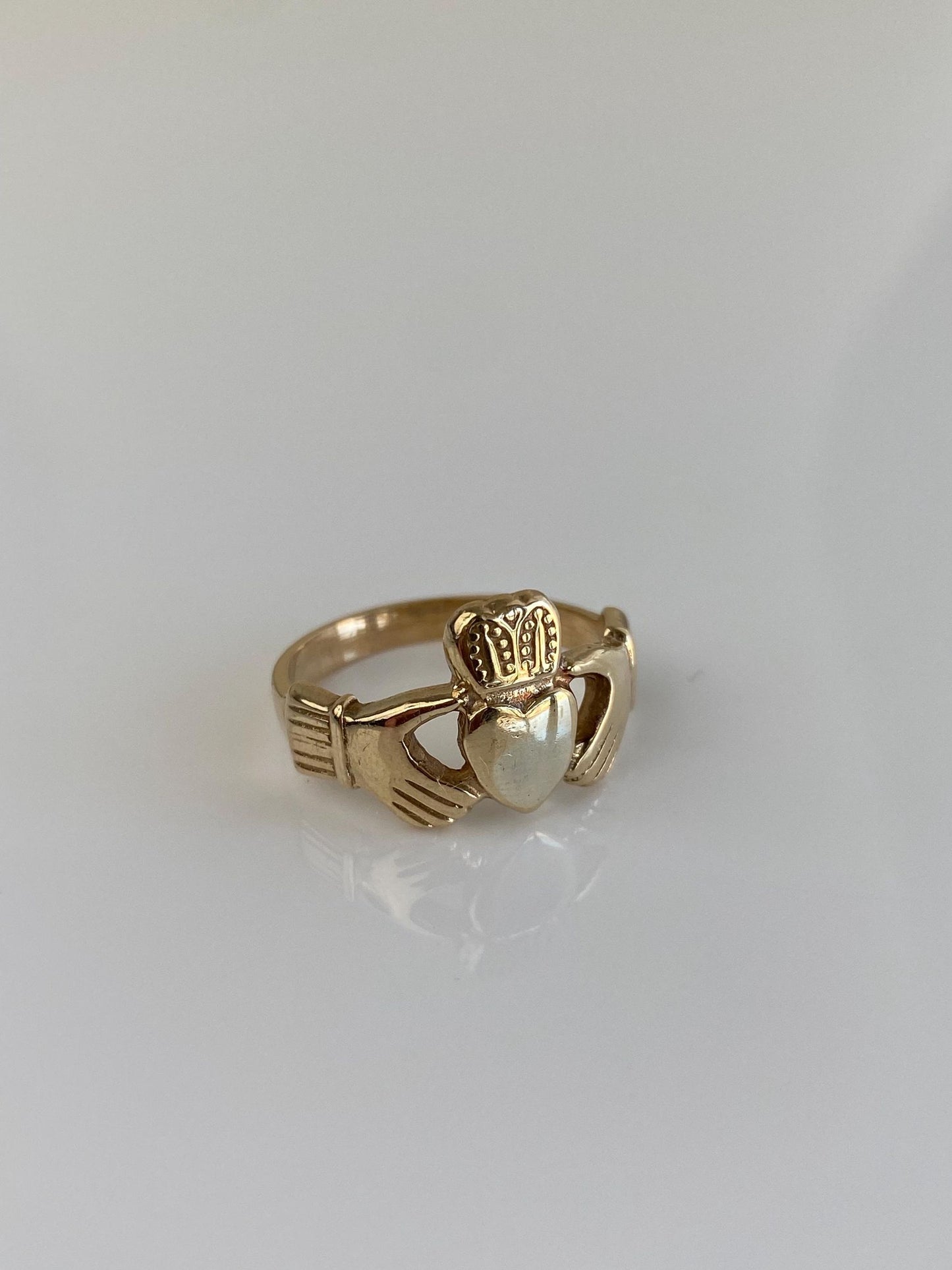 Vintage Solid 14k Yellow Gold Claddaugh Ring - Size 5.75