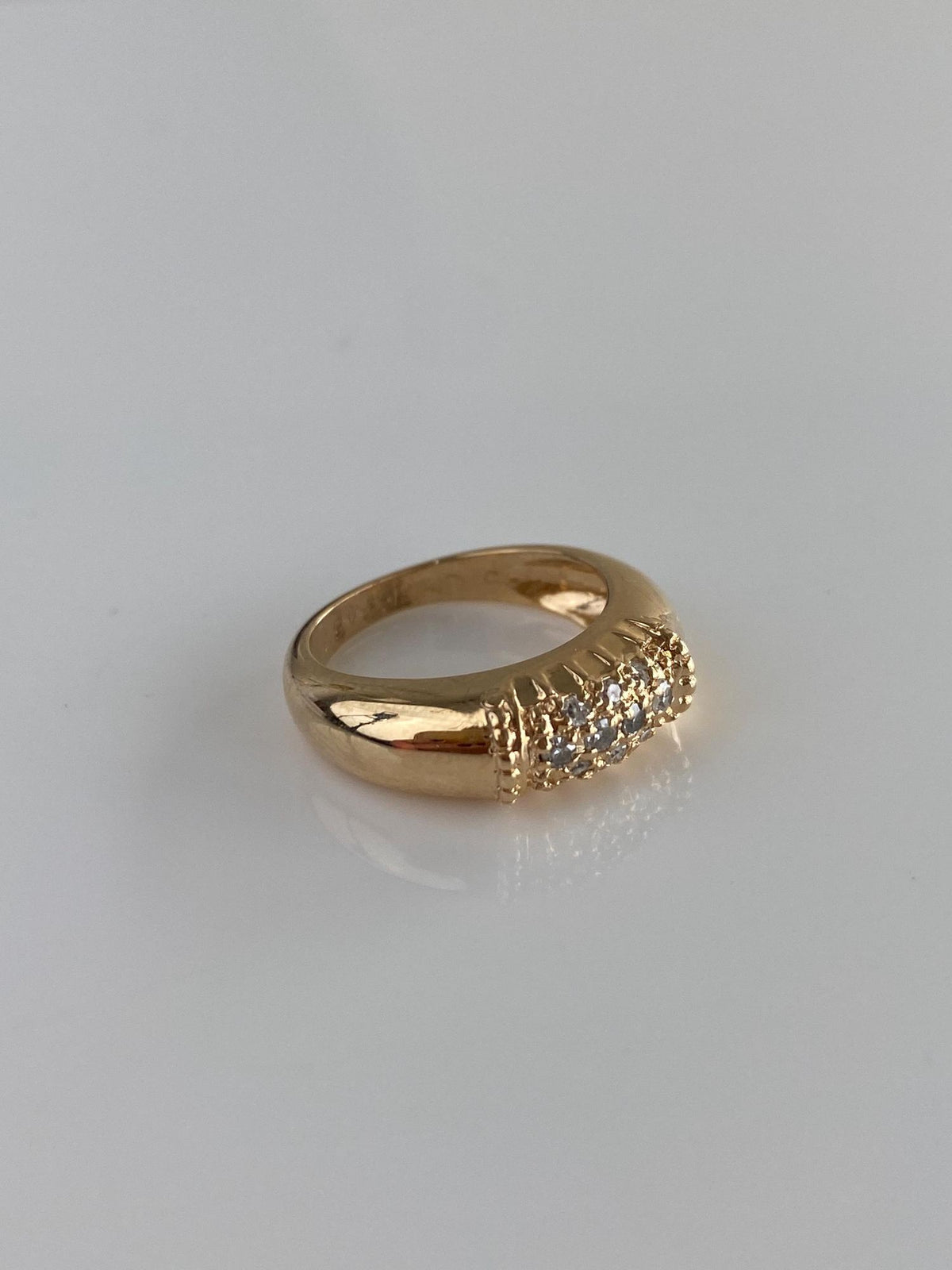 Vintage Solid 14k Yellow Gold Diamonds Tapered Domed Ring Band - Size 2.5