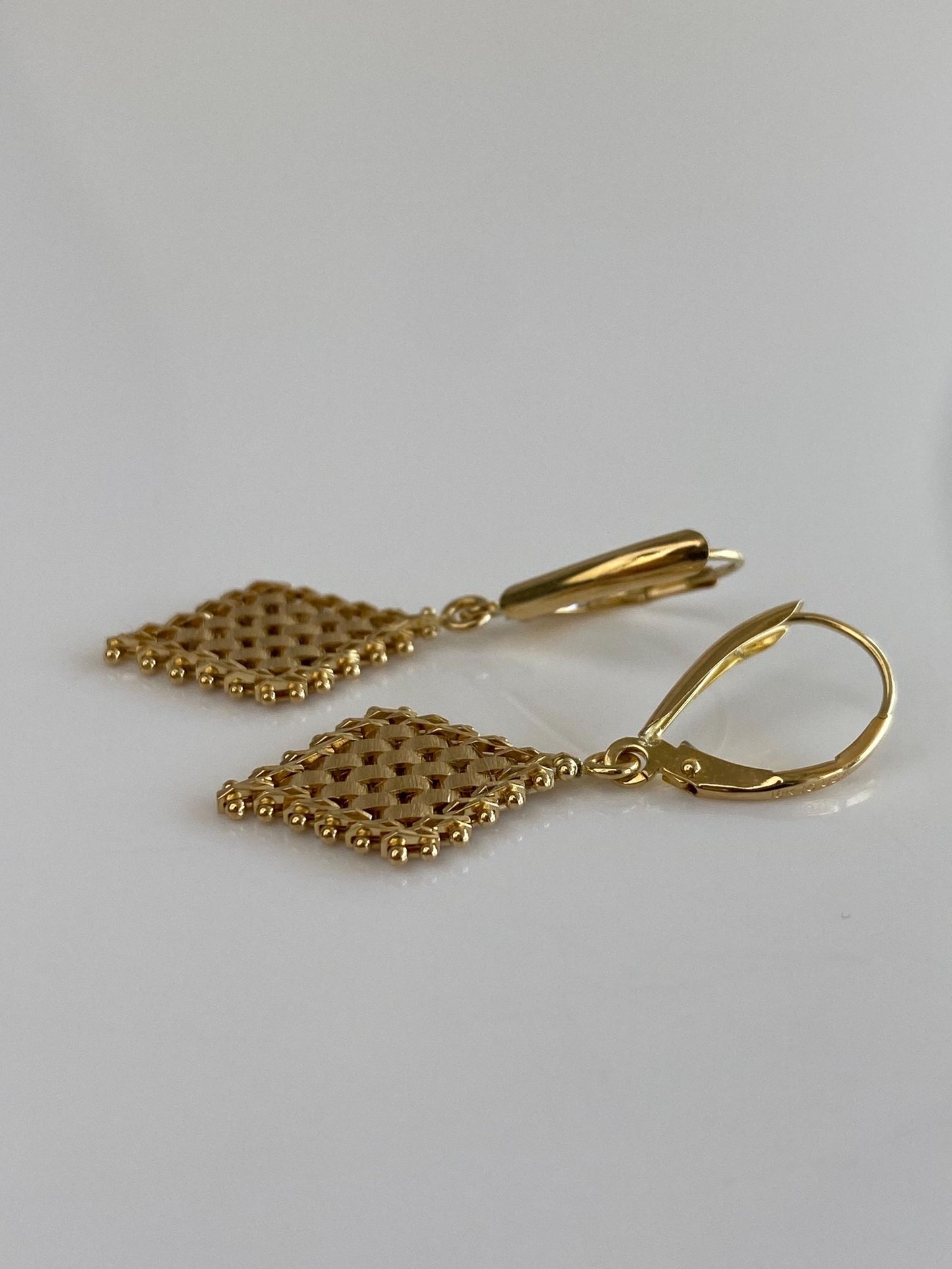 Vintage Solid 18k Yellow Gold Chain Mesh Dangle Earrings