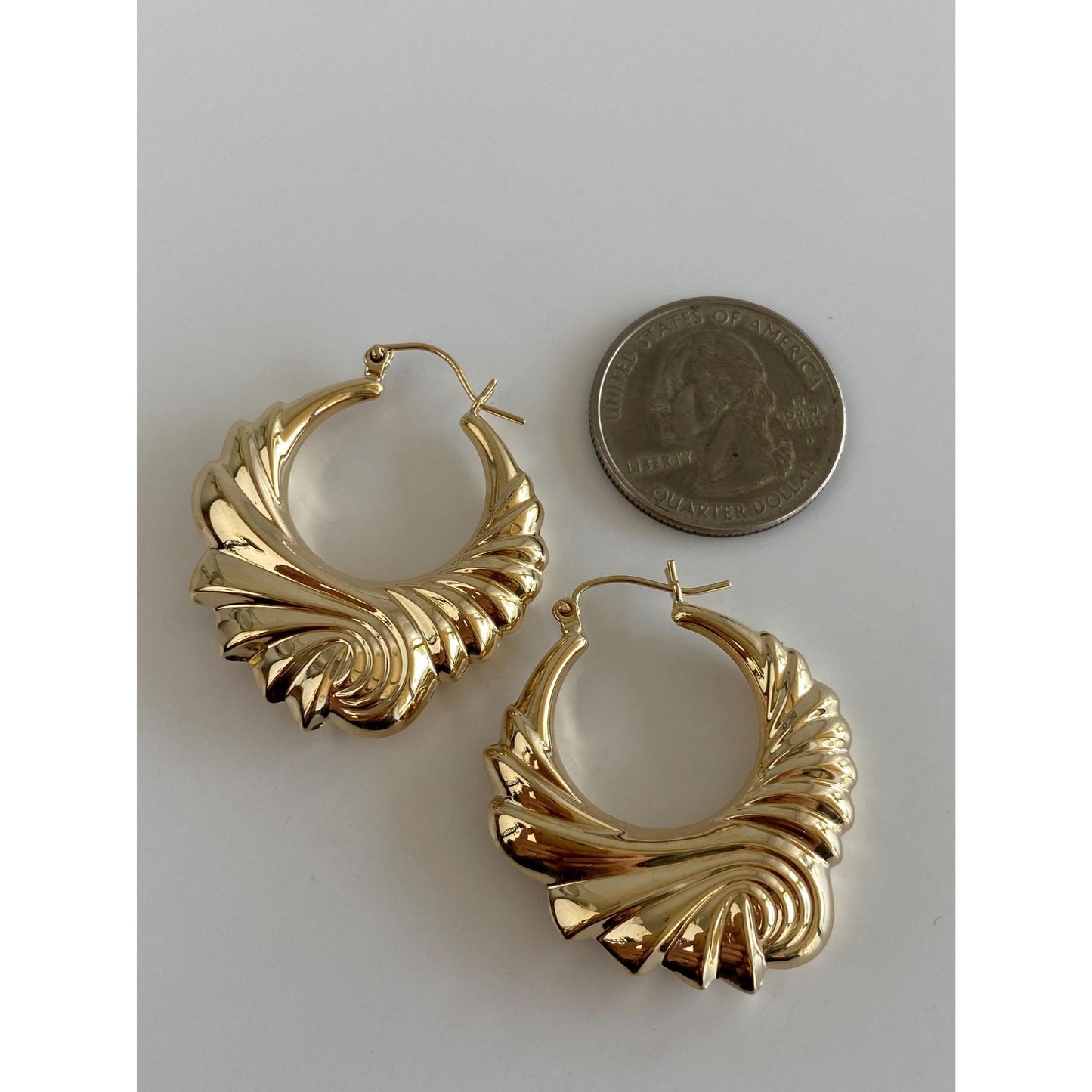 Vintage 14k Yellow Gold Scalloped Designed Hoop Earrings