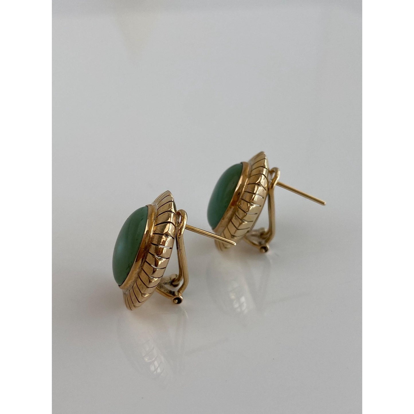 Vintage Solid 14k Yellow Gold Turquoise Scalloped Stud Earrings
