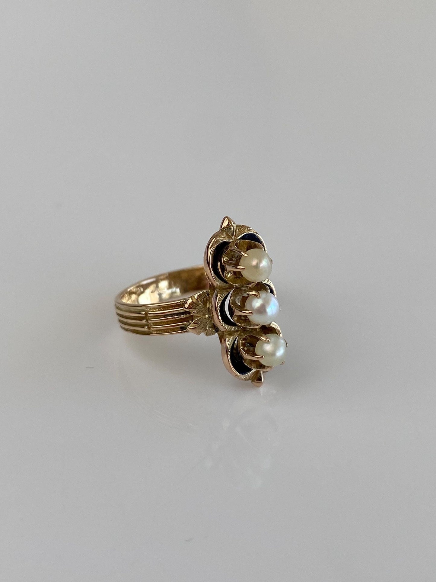 Vintage Solid 14k Yellow Gold Enamel Triple Pearl Ring - Size 4.75