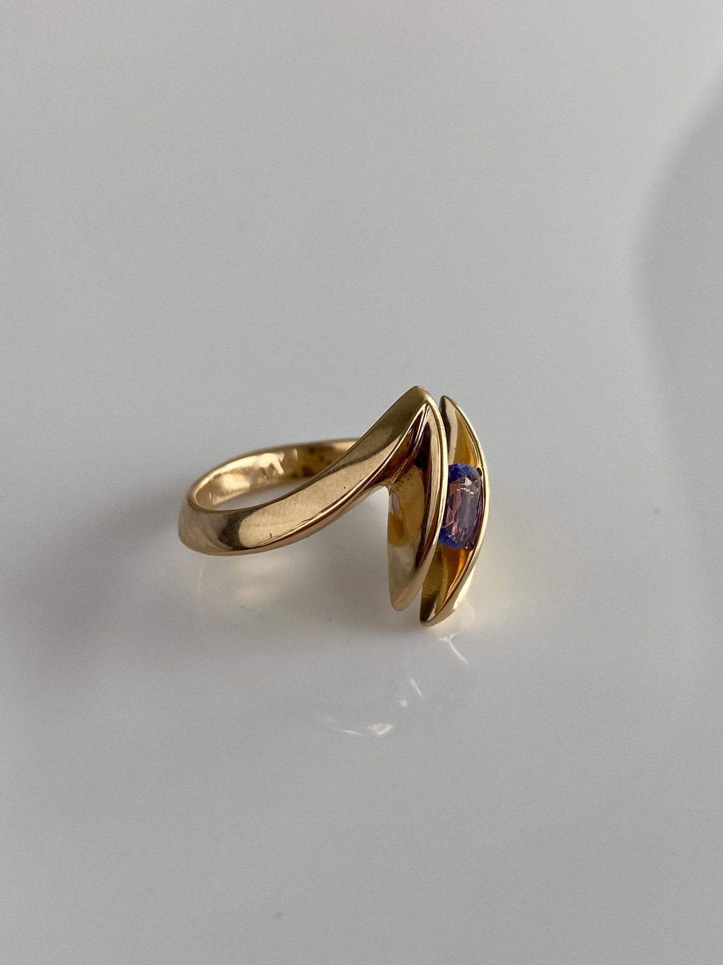 Vintage Solid 14k Yellow Gold Tanzanite Twist Ring - Size 5.25