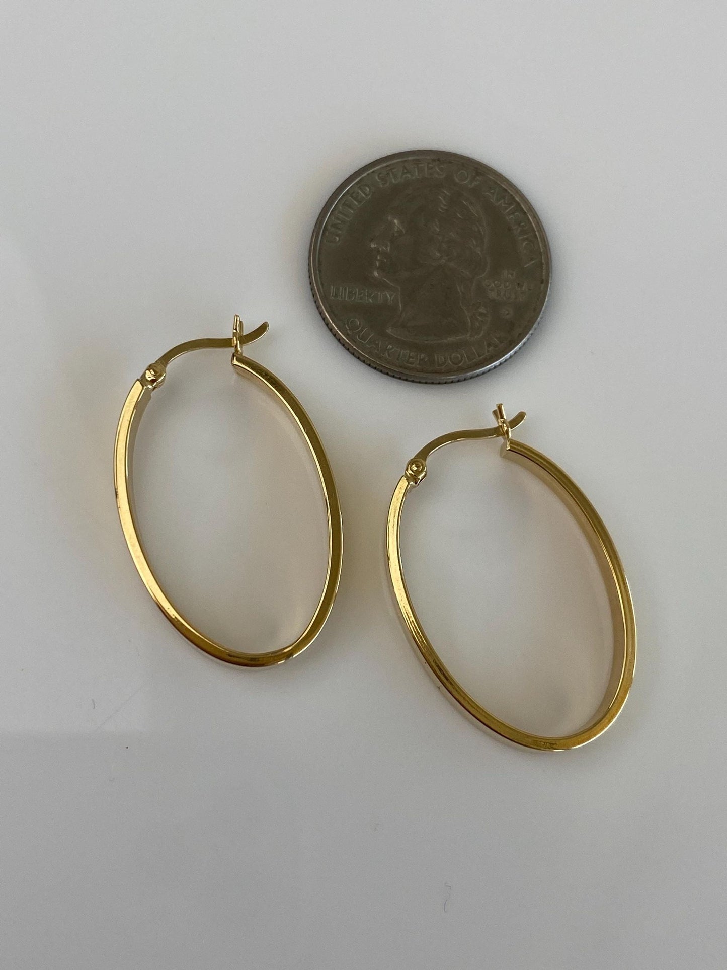 Vintage 18k Yellow Gold Oval Hoop Earrings