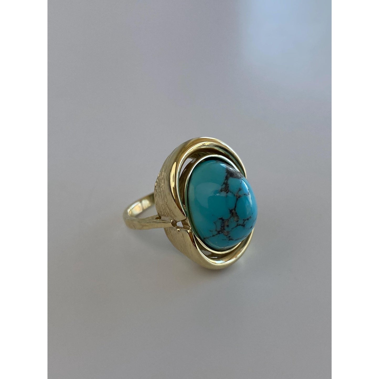 Vintage Solid 14k Yellow Gold Turquoise Ring - Size 2.75