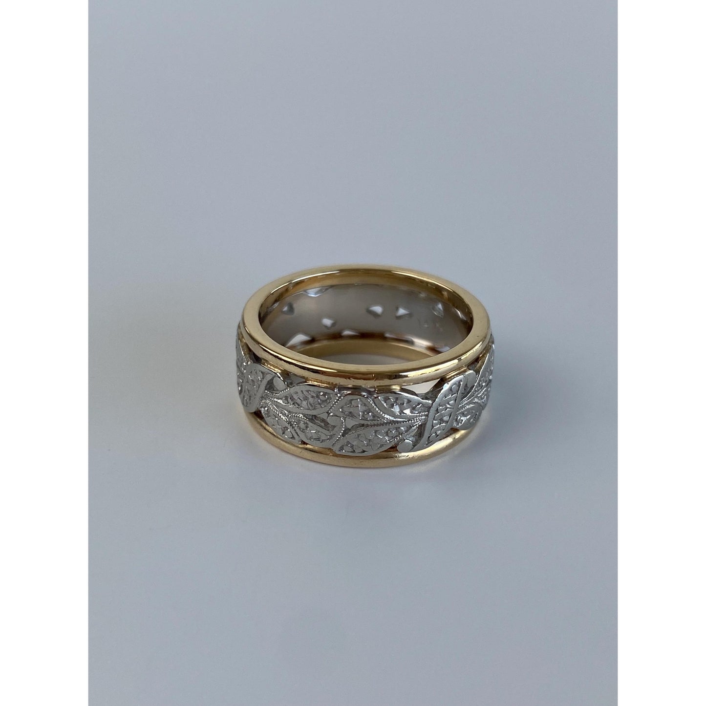 Vintage Solid 14k White & Yellow Gold Design Ring Band - Size 6.25