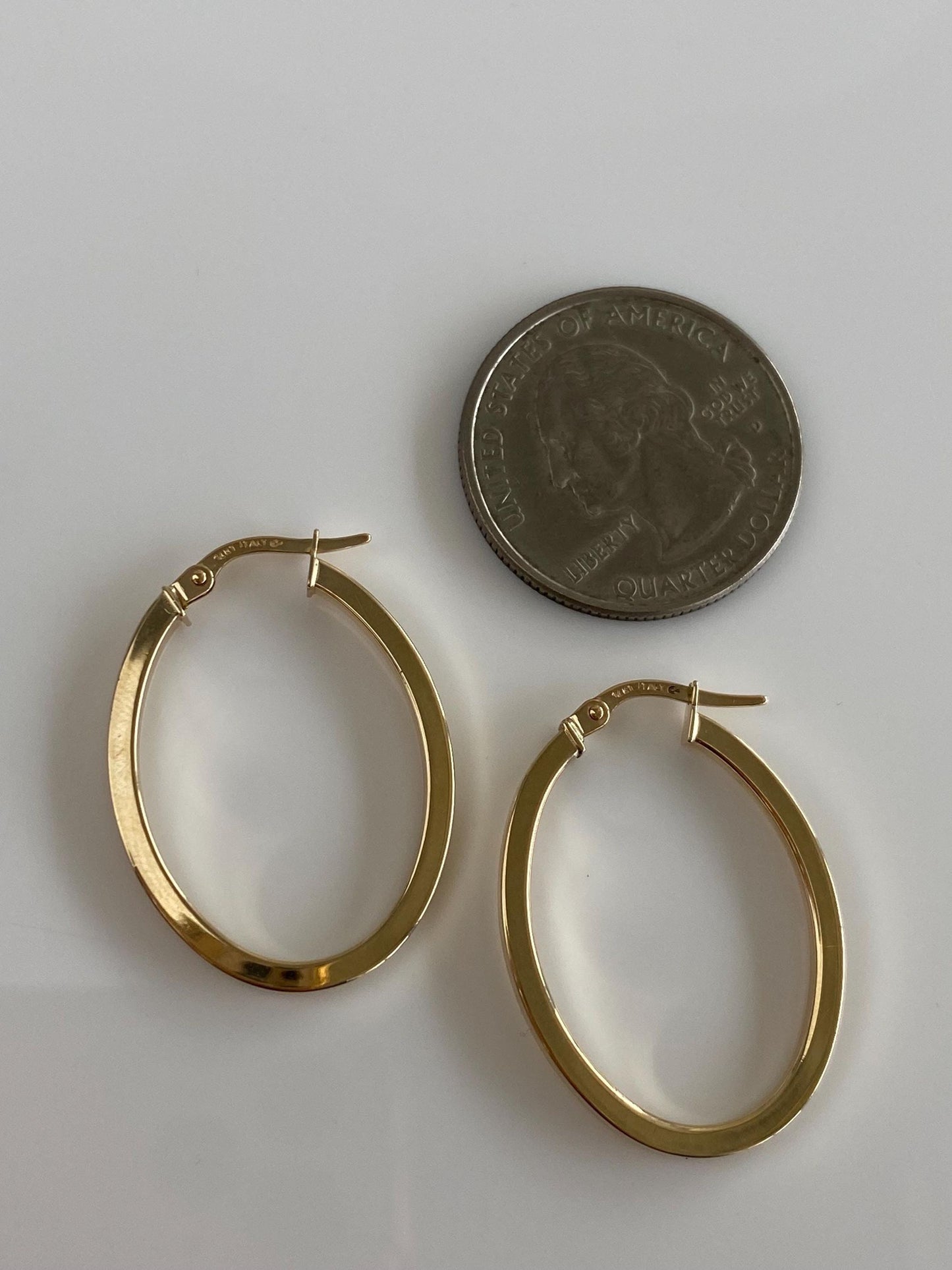 Vintage 14k Yellow Gold Straight Edge Oval Hoop Earrings