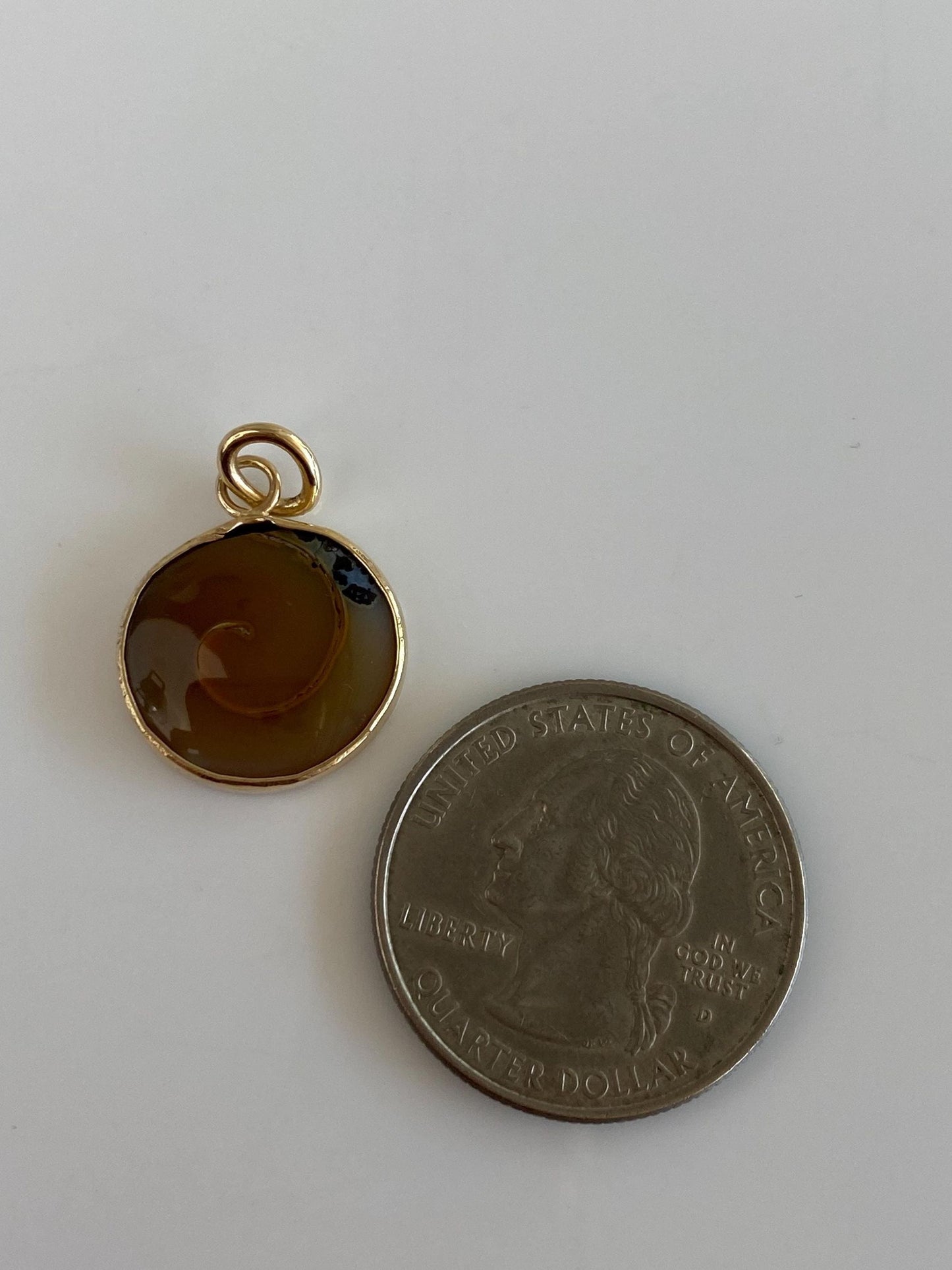 Vintage Solid 14k Yellow Gold Agate Charm