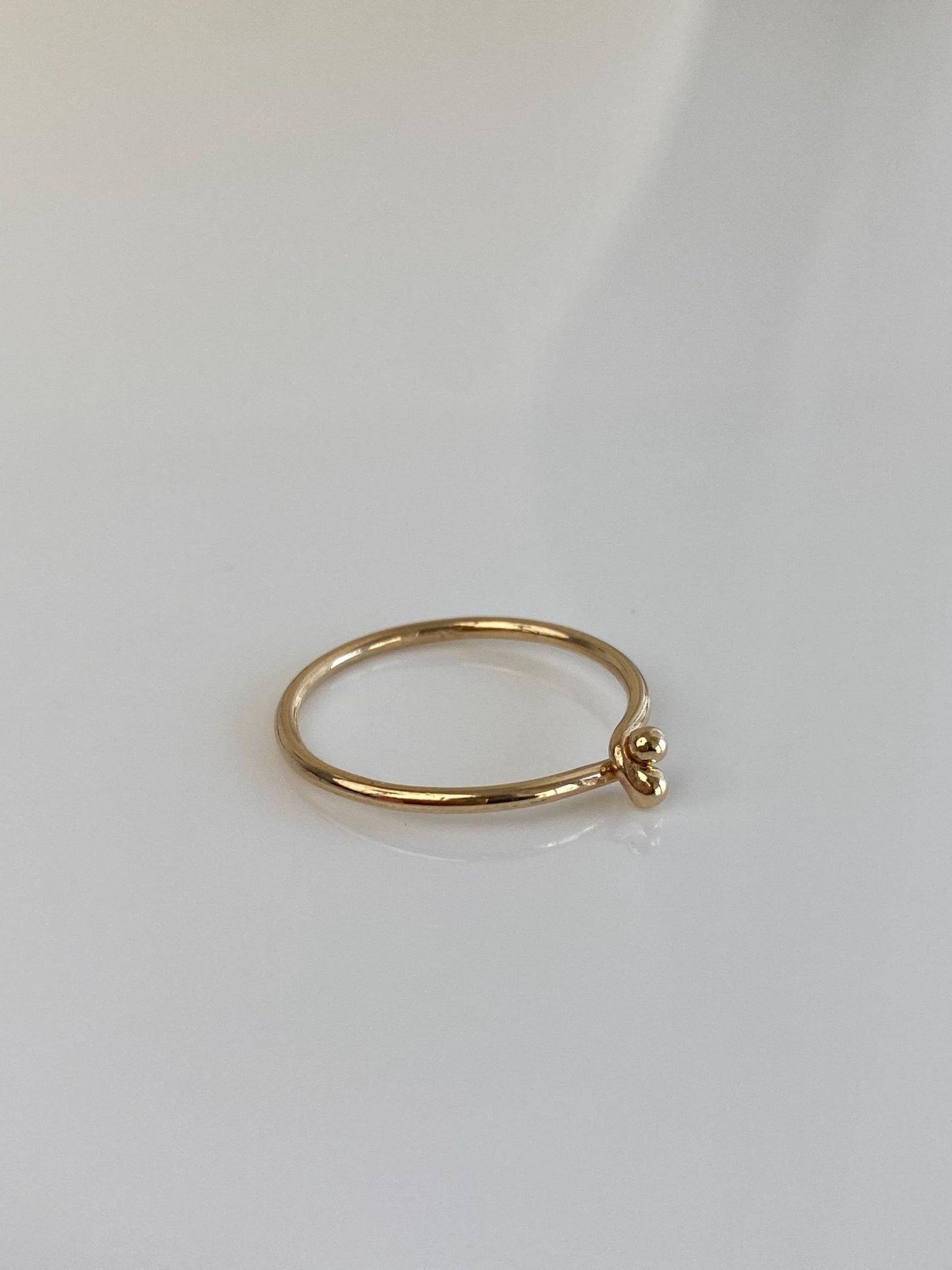 Vintage Solid 14k Yellow Gold Latch Ball Design Ring Band - Size 5.5