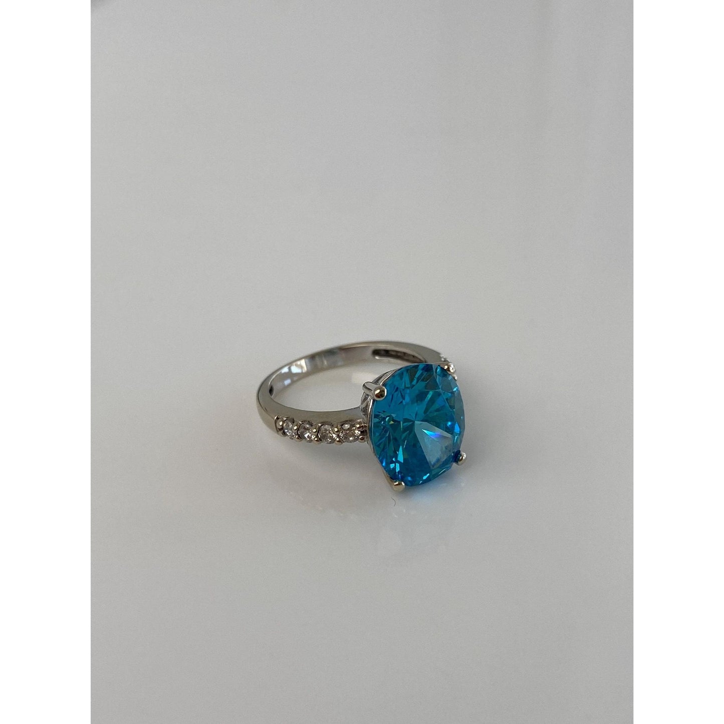 Solid 14k White Gold Diamond Clear & Blue Cubic Zirconia Ring - Size 5.75