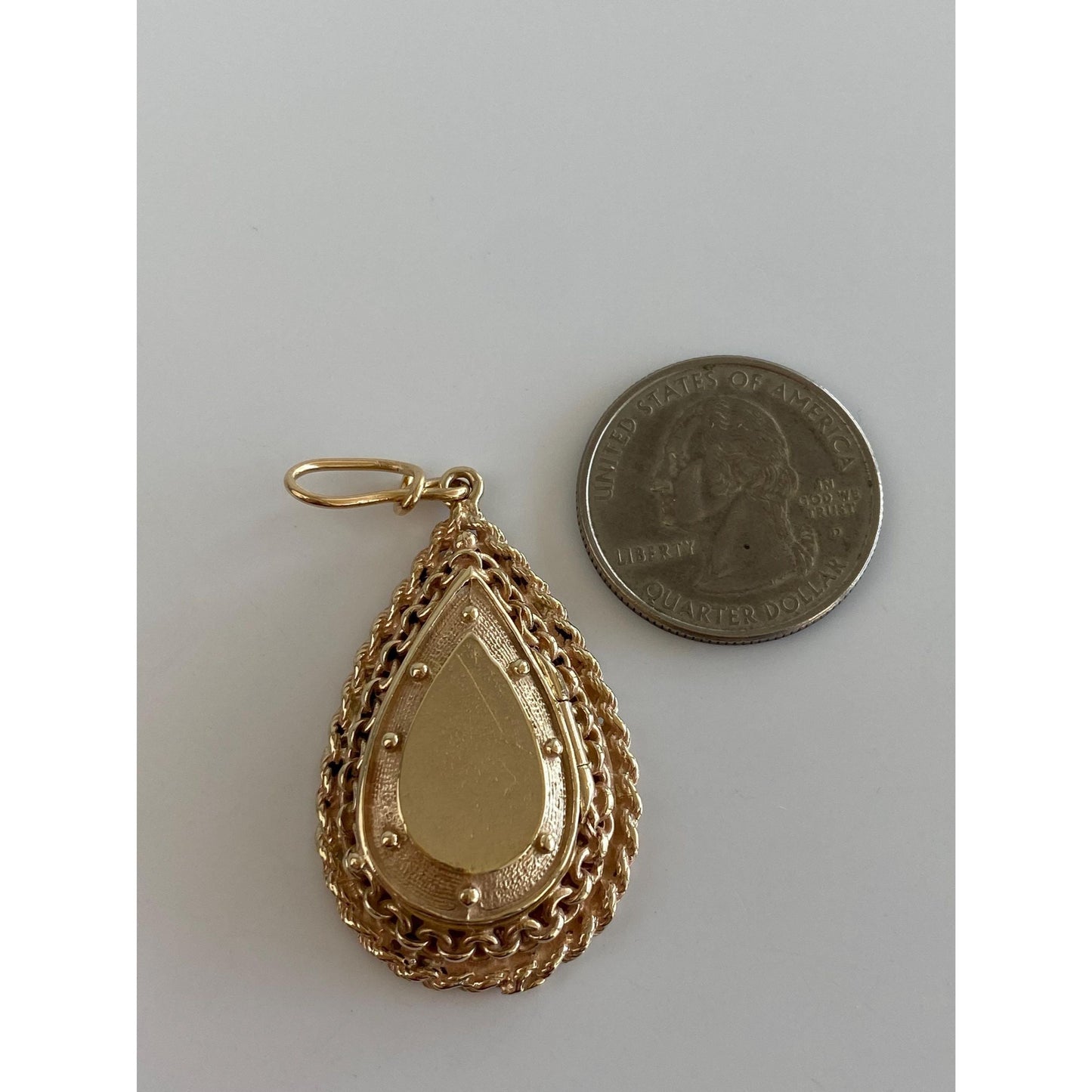 Vintage Solid 14k Yellow Gold Chain Border Teardrop Locket Charm