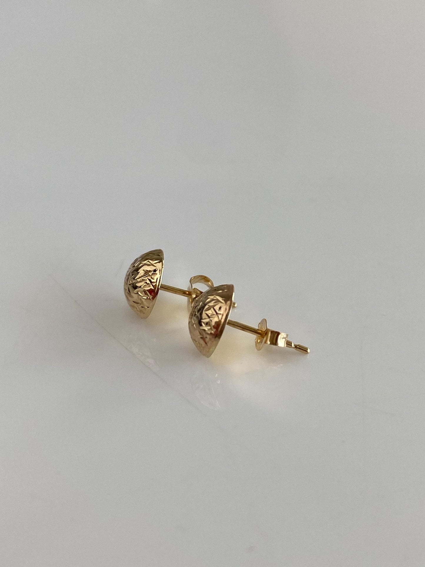 Vintage 14k Yellow Gold Diamond Cut Domed Stud Earrings