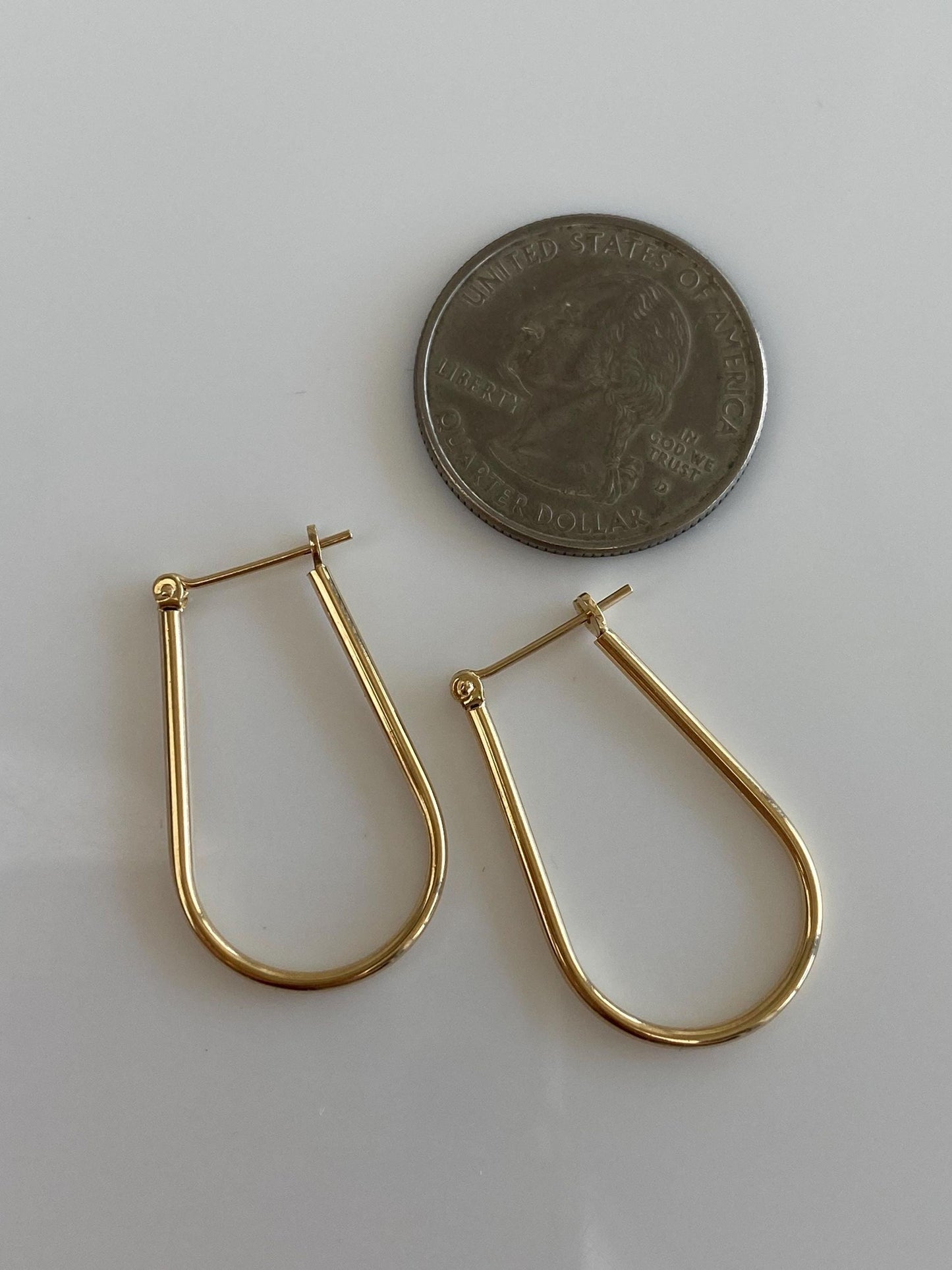 Vintage 14k Yellow Gold Teardrop Hoop Earrings