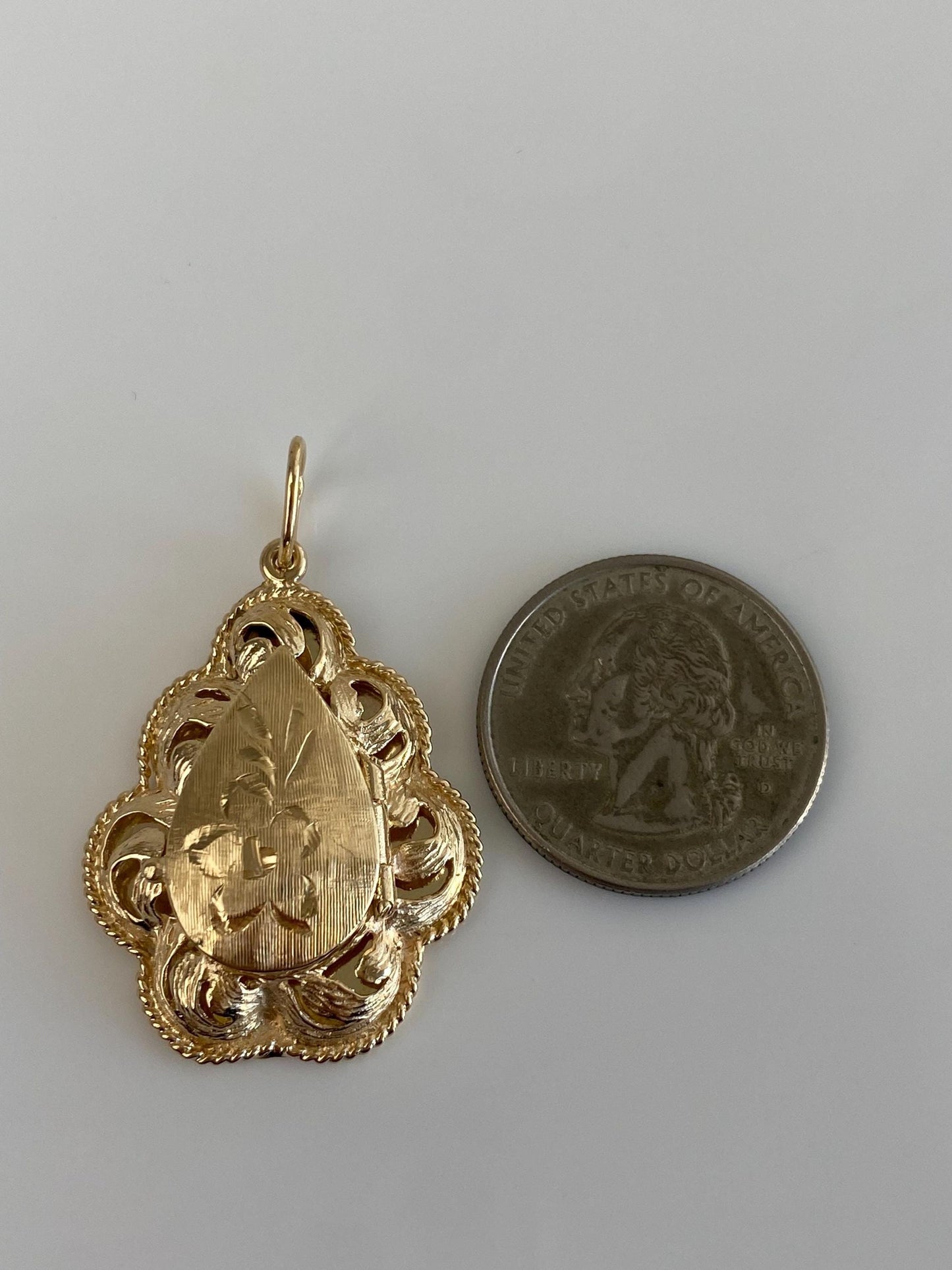 Vintage Solid 14k Yellow Gold Engraved Teardrop Locket Charm