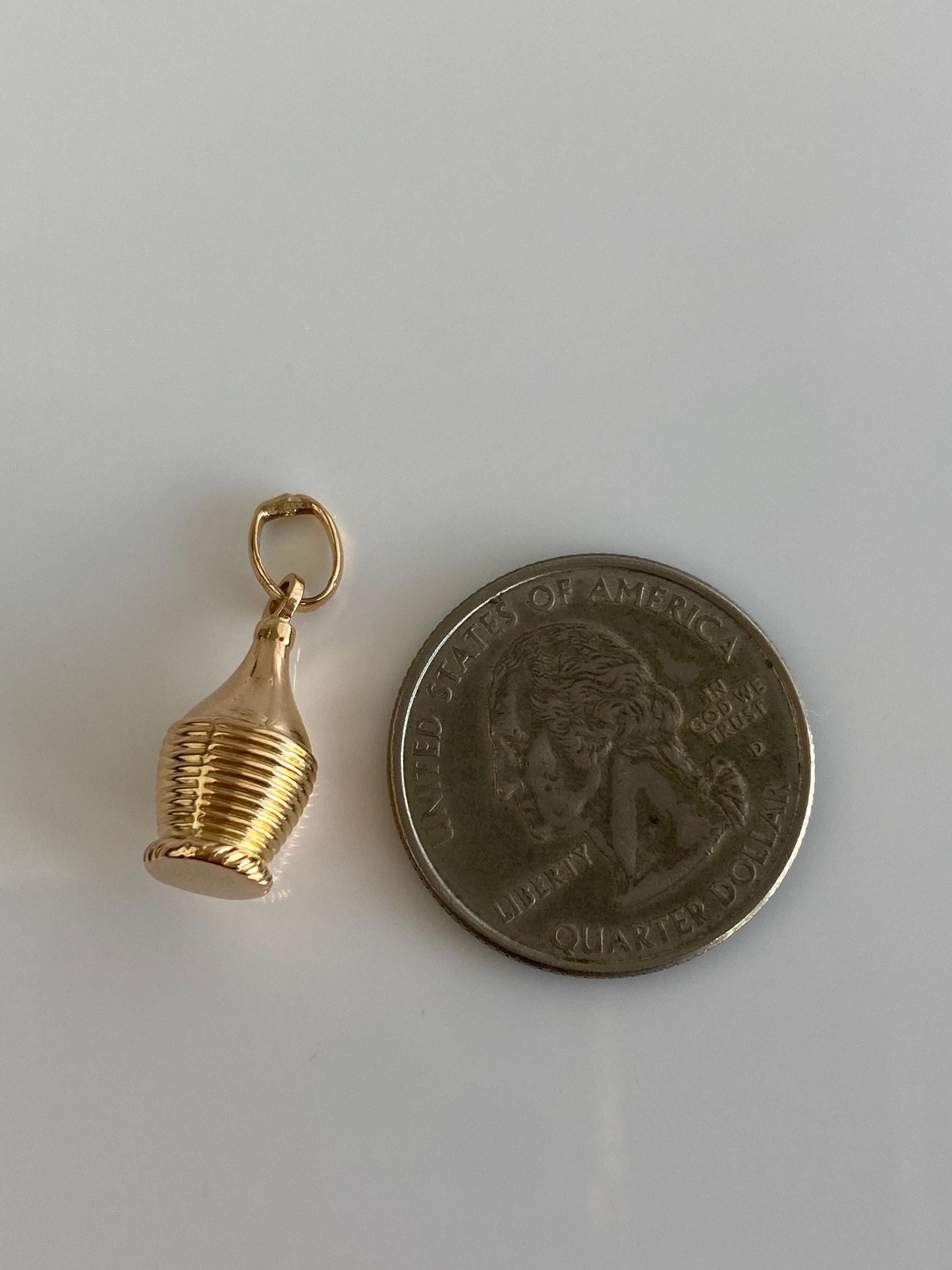 Vintage 18k Yellow Gold Wine Charm
