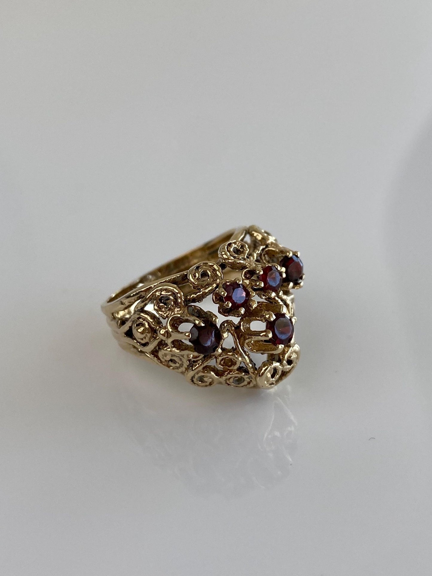 Vintage Solid 14k Yellow Gold Garnet Filigree Ring - Size 6.5