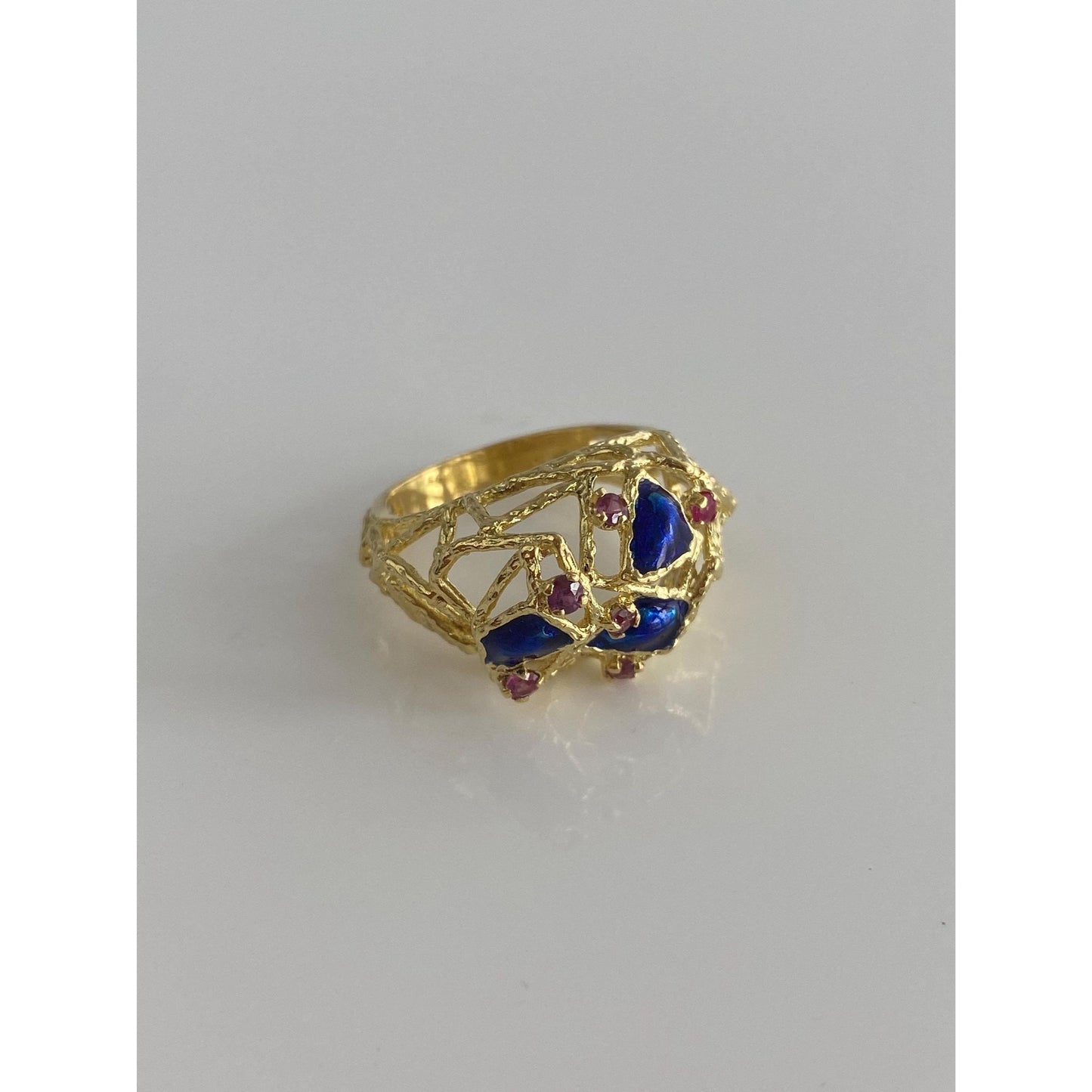 Vintage Solid 18k Yellow Gold Pink Sapphire Blue Enamel Ring - Size 6.75