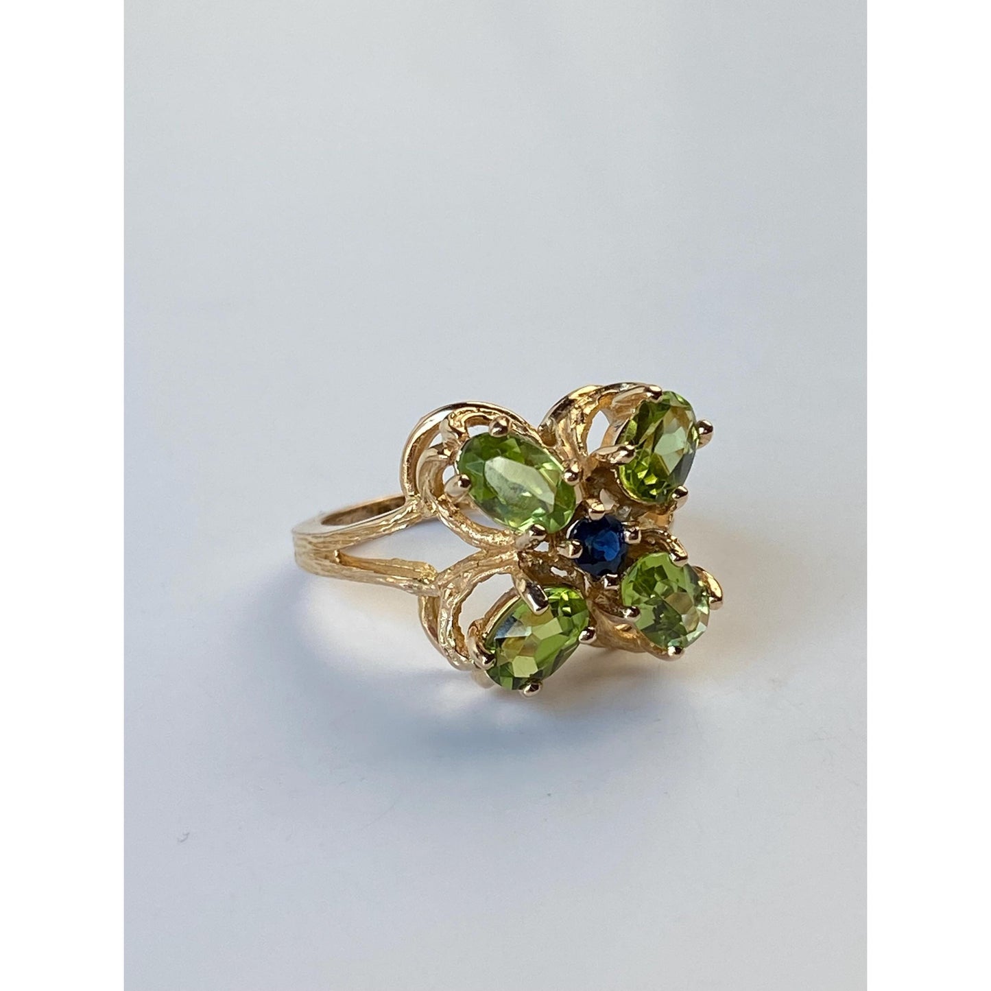 Solid 14k Yellow Gold Blue Sapphire Peridot Flower Ring - Size 6