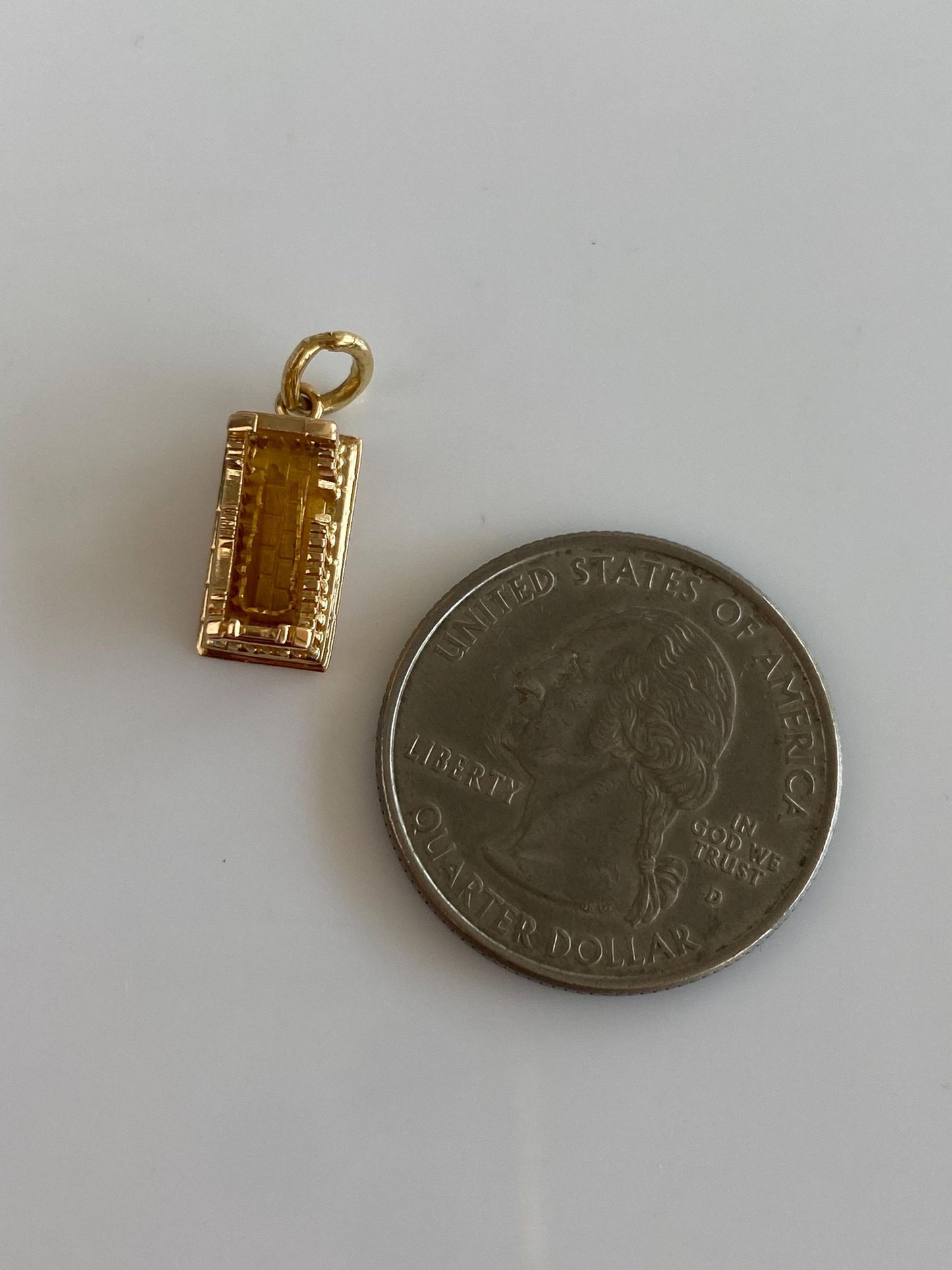 Vintage Solid 18k Yellow Gold Building Charm
