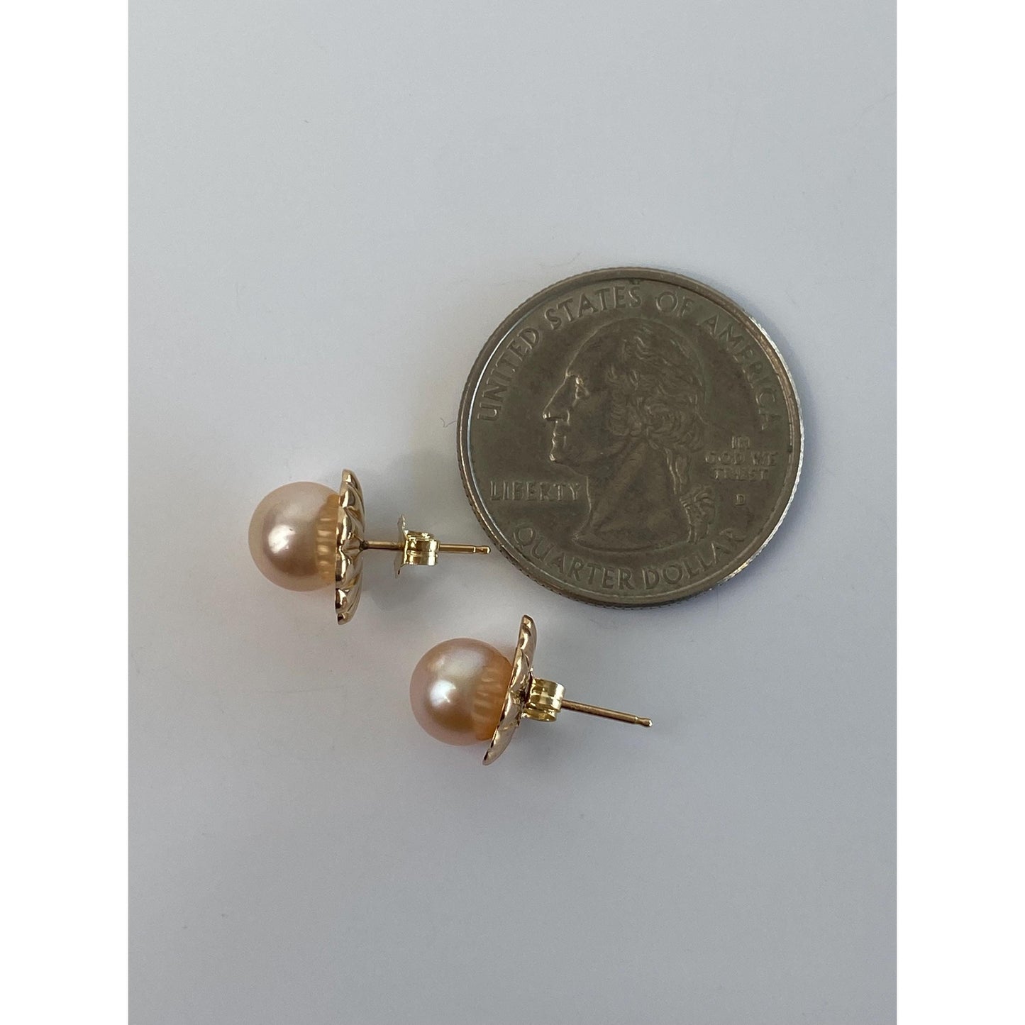 Vintage Solid 14k Yellow Gold Pearl Shell Stud Earrings