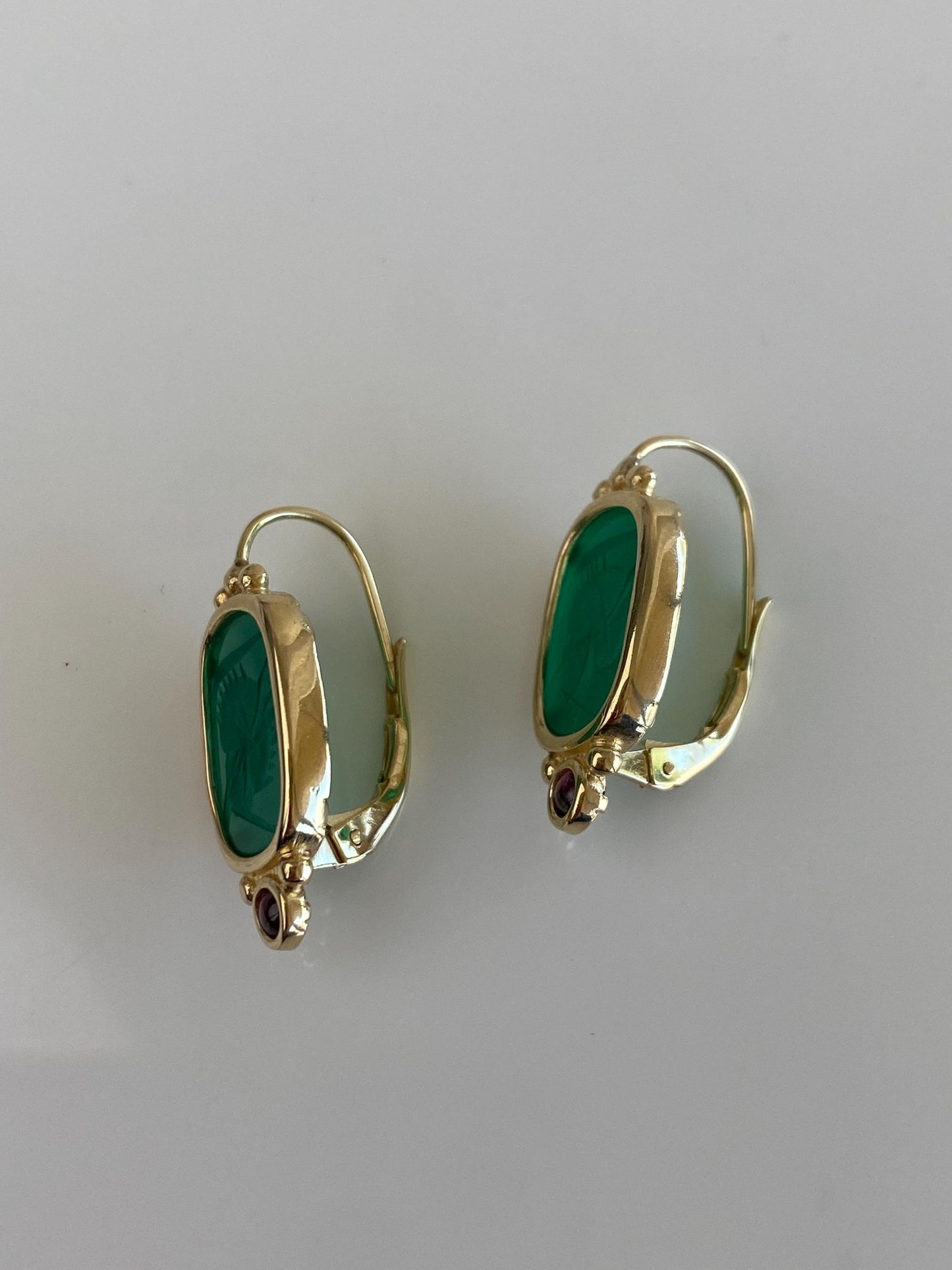 Solid 14k Yellow Gold Carved Green Glass Cameo & Garnet Drop Earrings