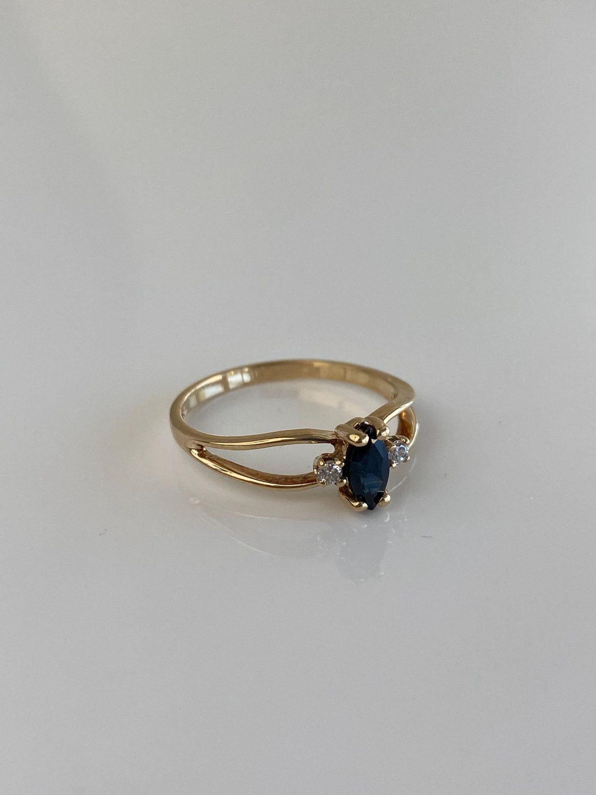 Vintage Solid 10k Yellow Gold Diamonds Marquis Blue Sapphire Ring - Size 5.5
