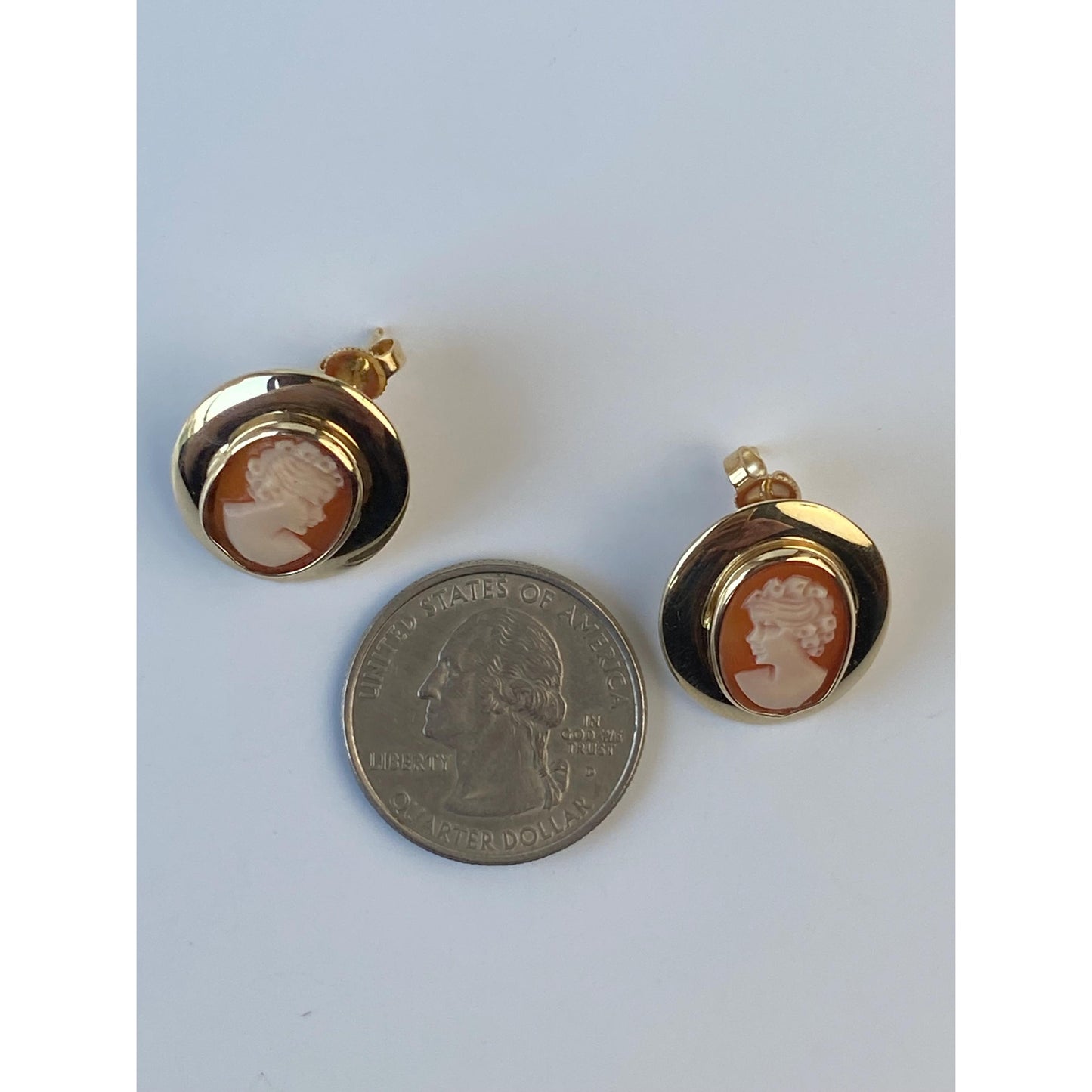 Vintage Solid 14k Yellow Gold Cameo Stud Earrings