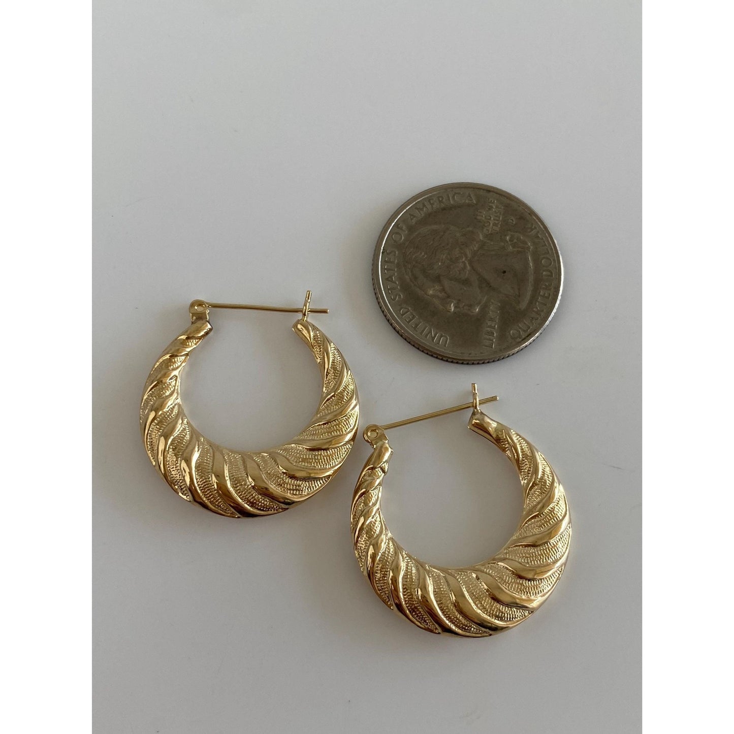 Vintage 14k Yellow Gold Scalloped Hoop Earrings
