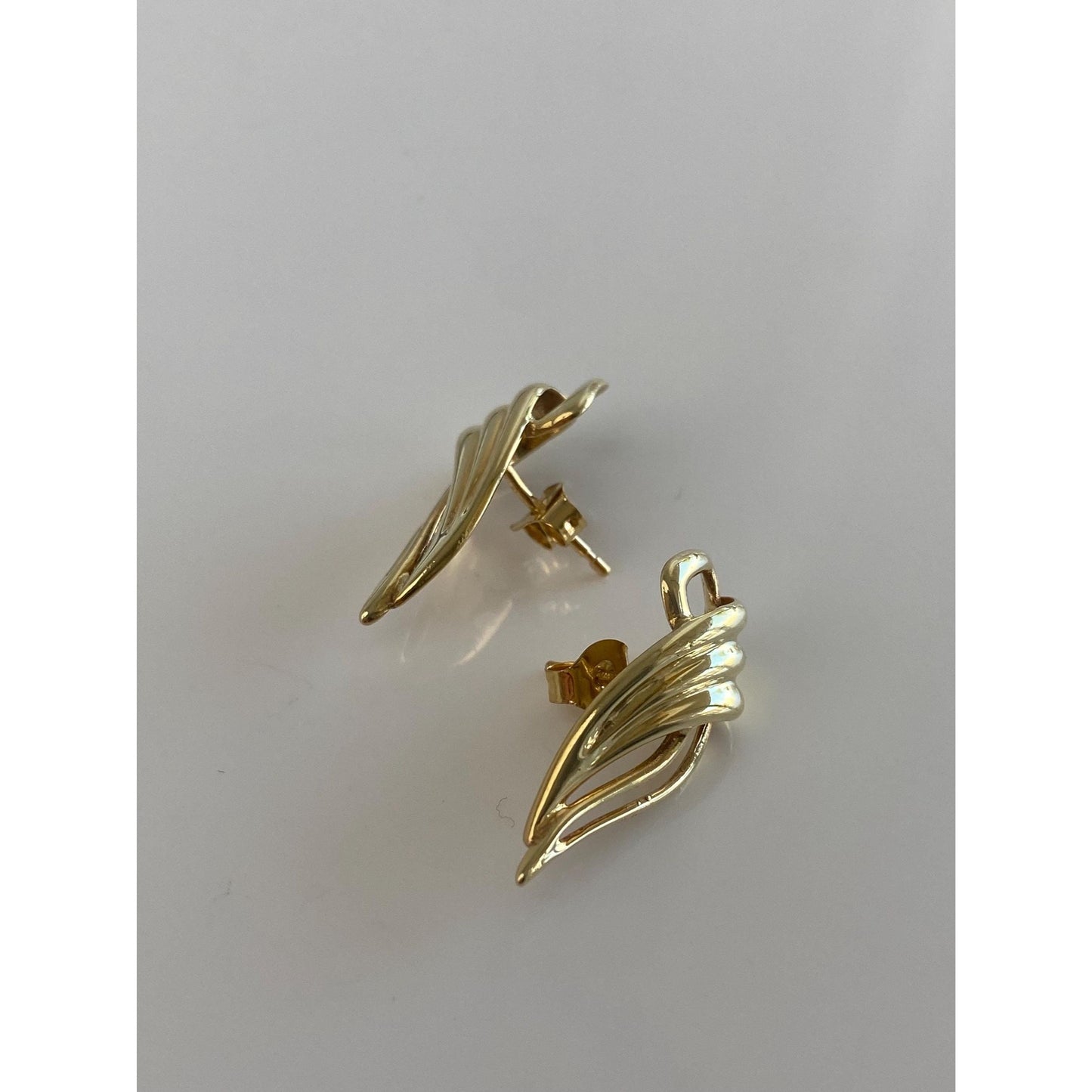 Vintage Solid 14k Yellow Gold Fluted Stud Earrings