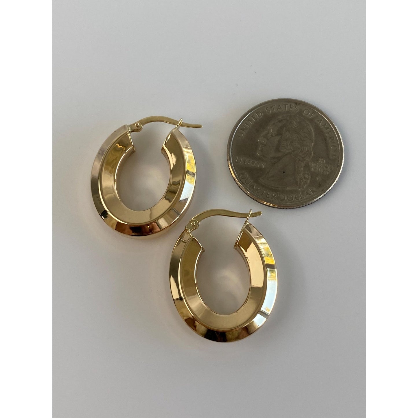 Vintage 14k Yellow Gold Chunky Oval Hoop Earrings