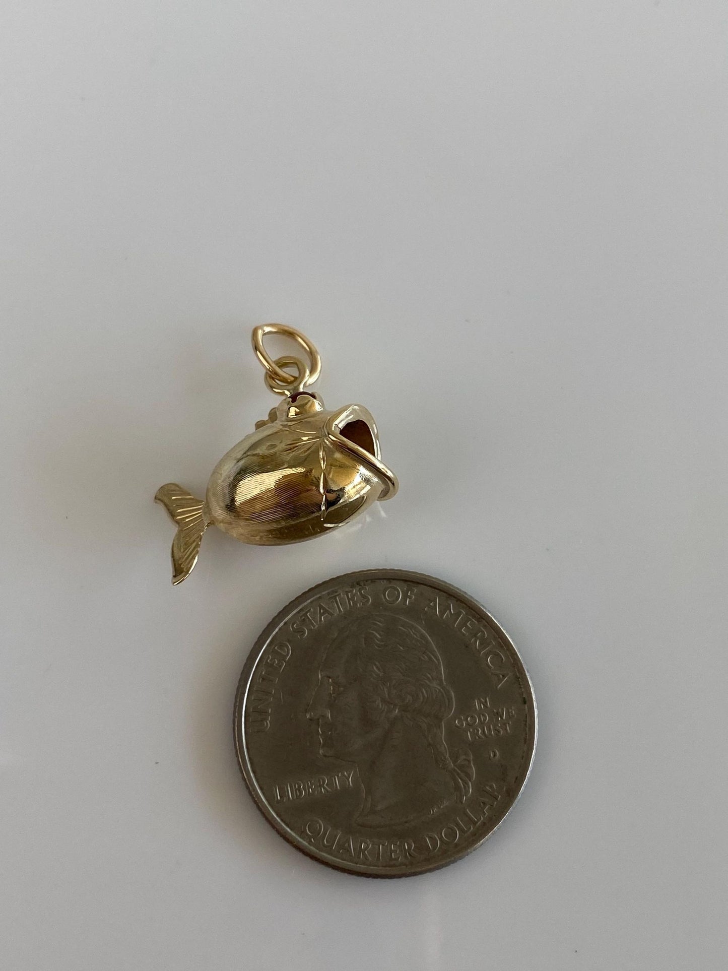 Vintage Solid 14k Yellow Gold Carnelian Eyes Open Mouth Fish Charm