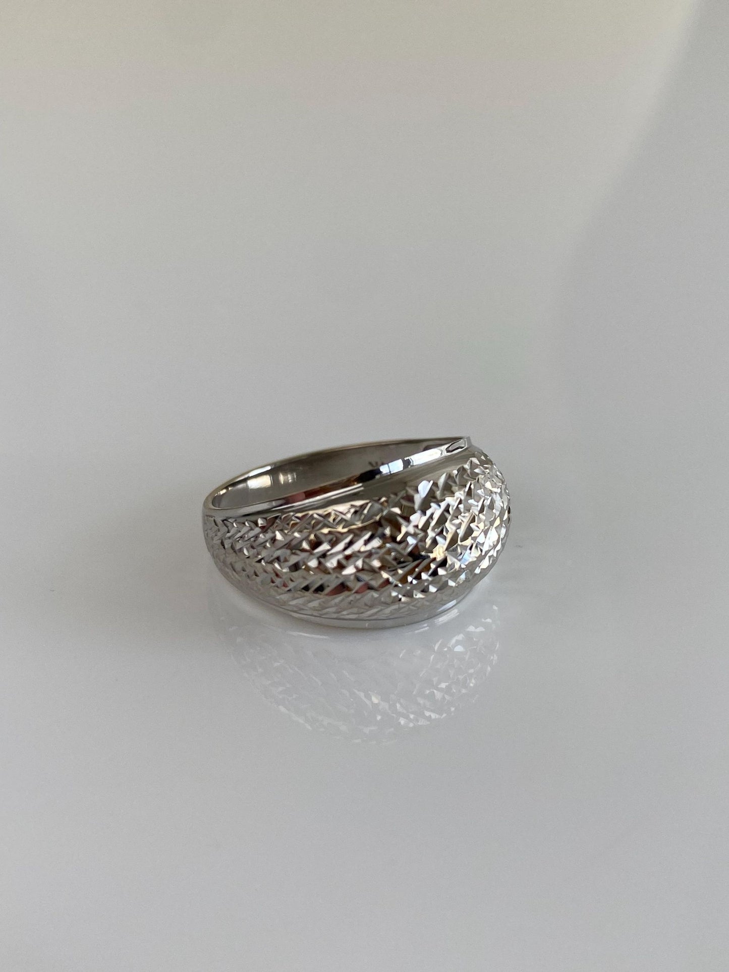 Vintage Solid 14k White Gold Diamond Cut Domed Ring Band - Size 7.75