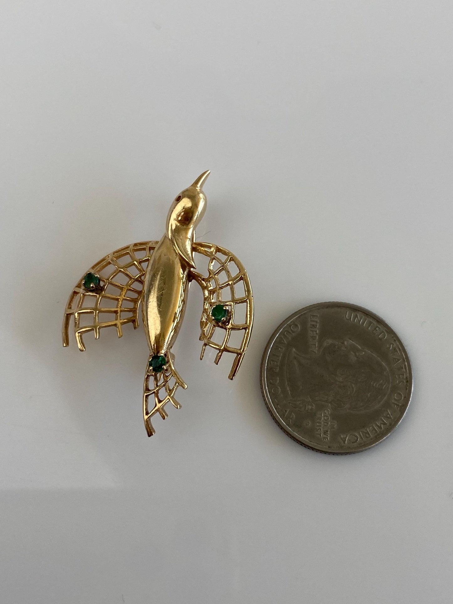 Vintage Solid 14k Yellow Gold Emerald Open Work Bird Brooch Pin