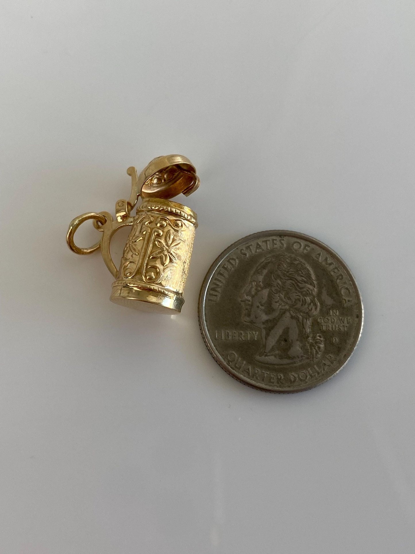 Vintage 14k Yellow Gold Articulated Floral Beer Stein Charm