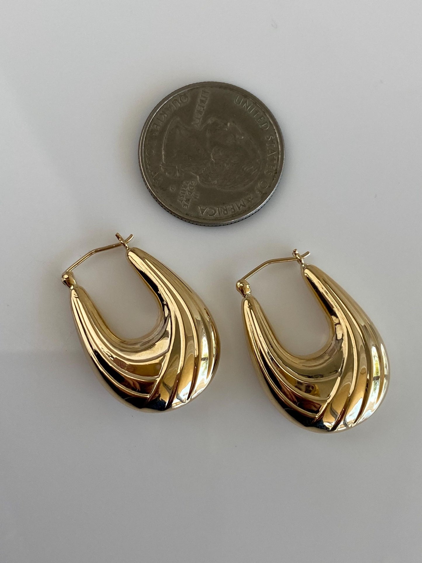 Vintage 14k Yellow Gold Design Hoop Earrings