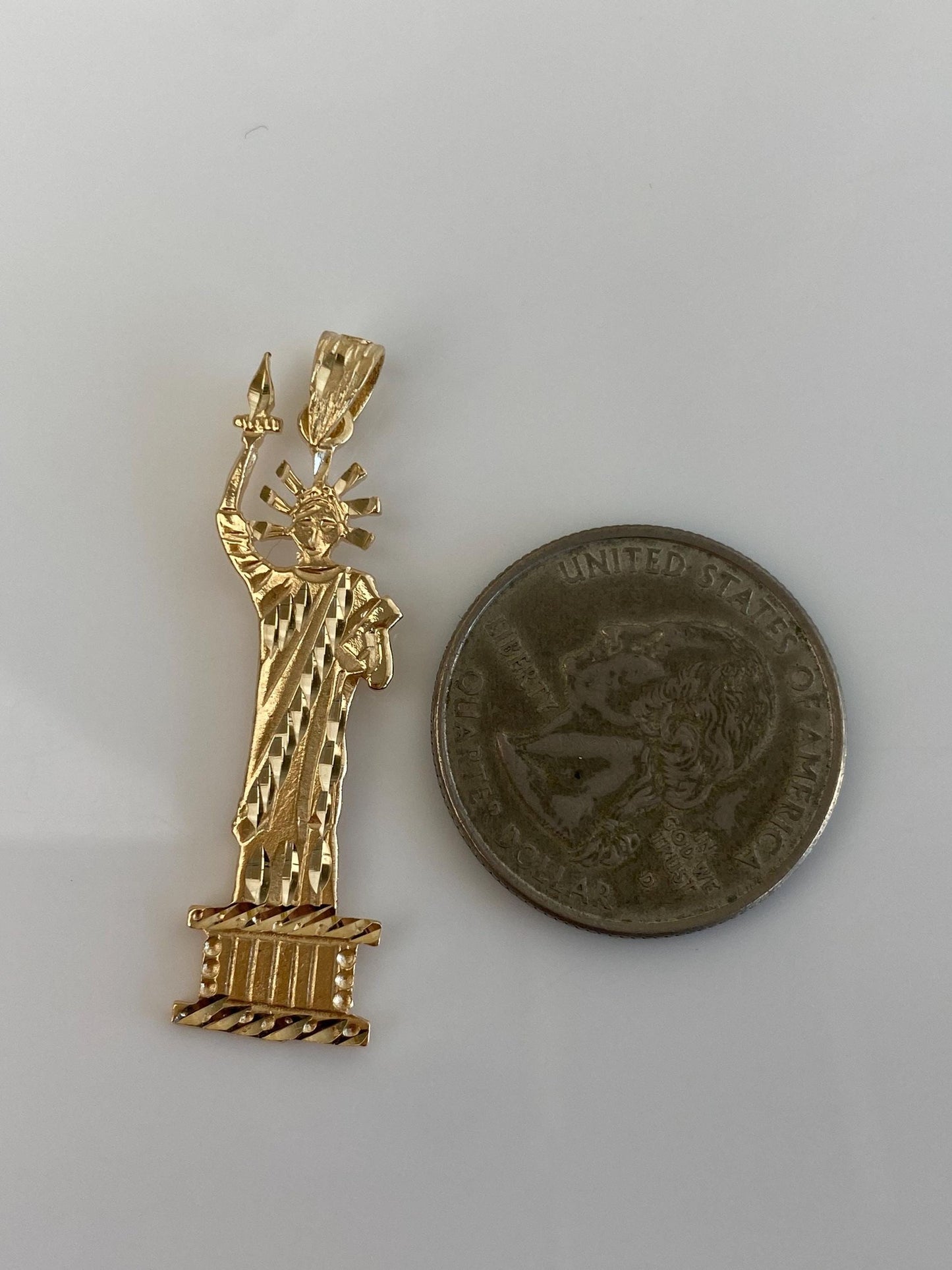 Vintage Solid 14k Yellow Gold Diamond Cut Statue of Liberty Charm