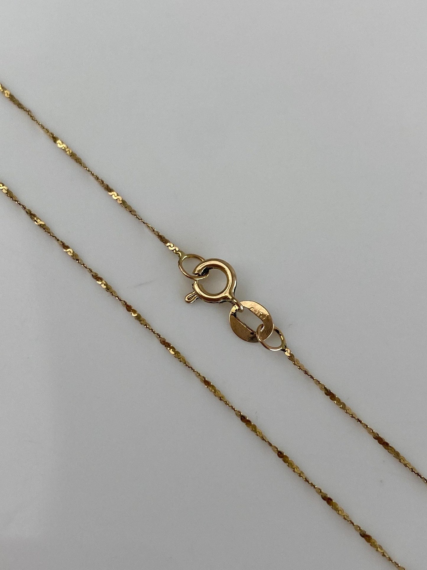 Vintage Solid 14k Yellow Gold Dainty Twisted Serpentine Chain Necklace - 16 inches