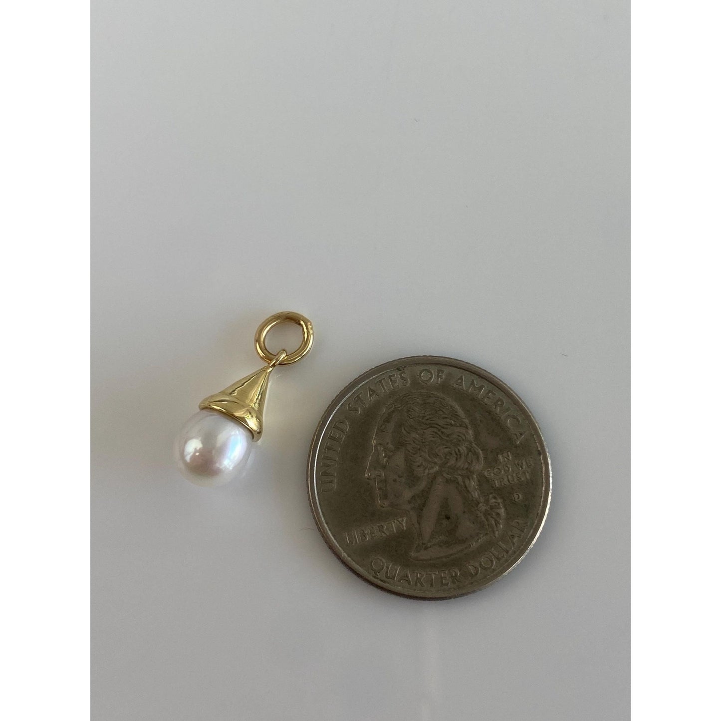 Vintage 18k Yellow Gold Pearl Charm