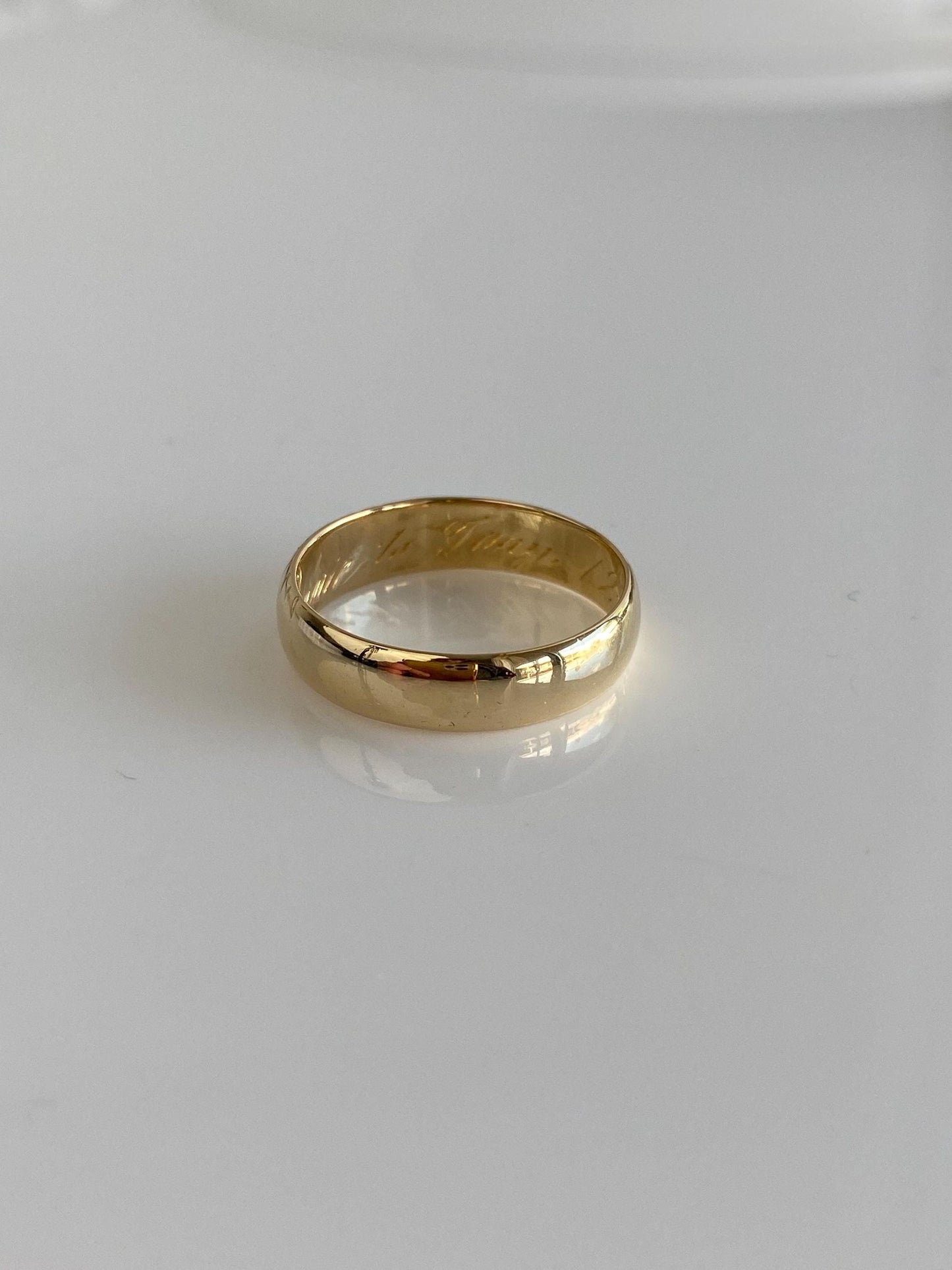 Vintage Solid 14k Yellow Gold Ring Band - Size 7.25