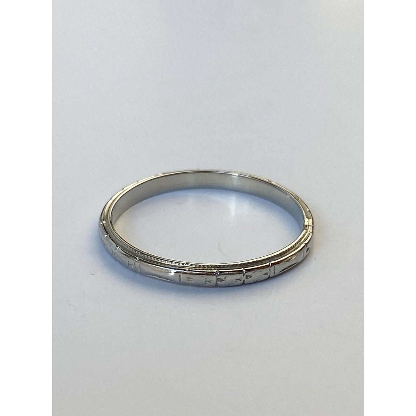 Vintage Solid 18k White Gold Designed Miligrain Ring Band - Size 7.5