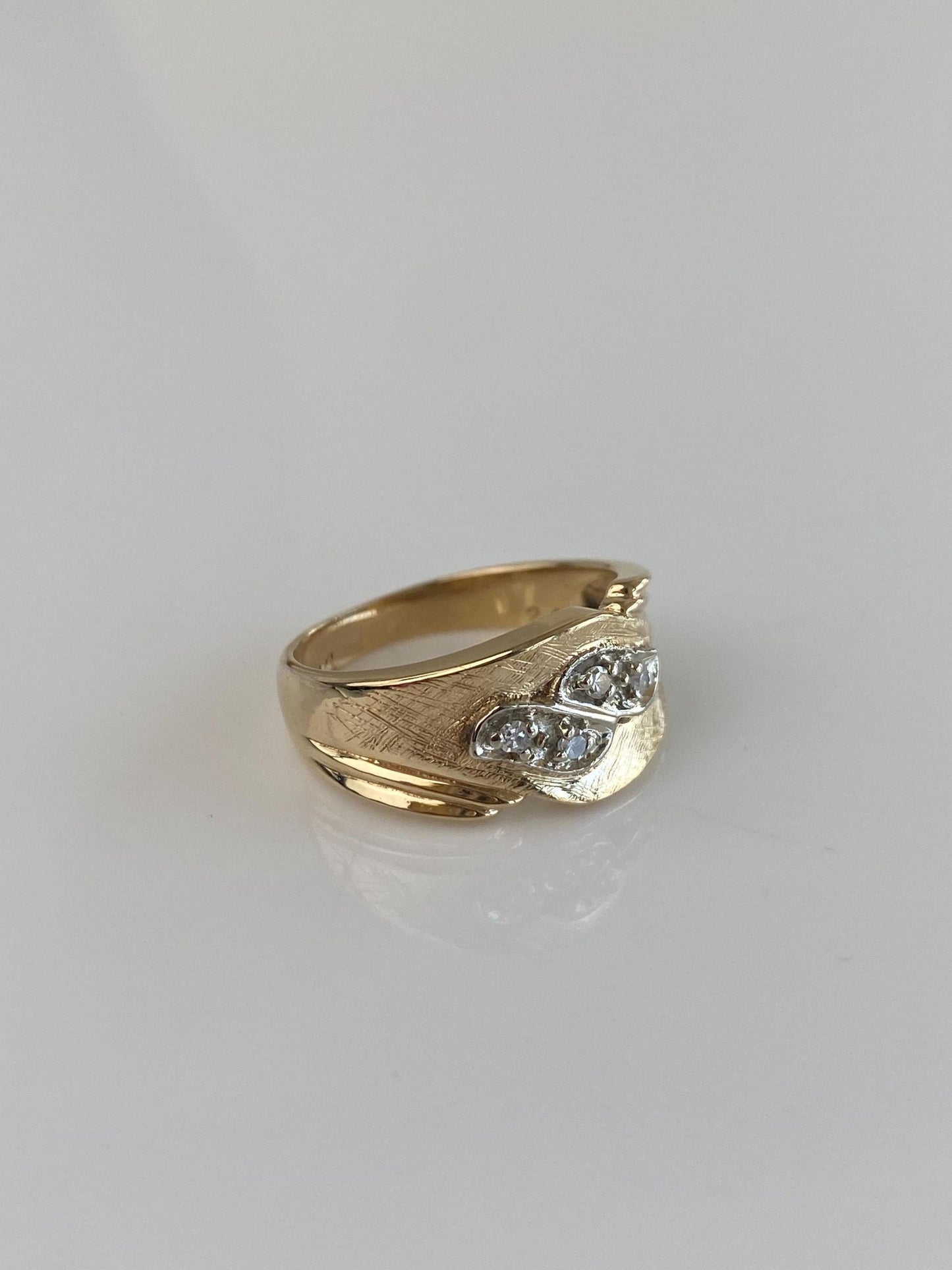 Vintage Solid 14k White & Yellow Gold Diamond Ring Band - Size 6