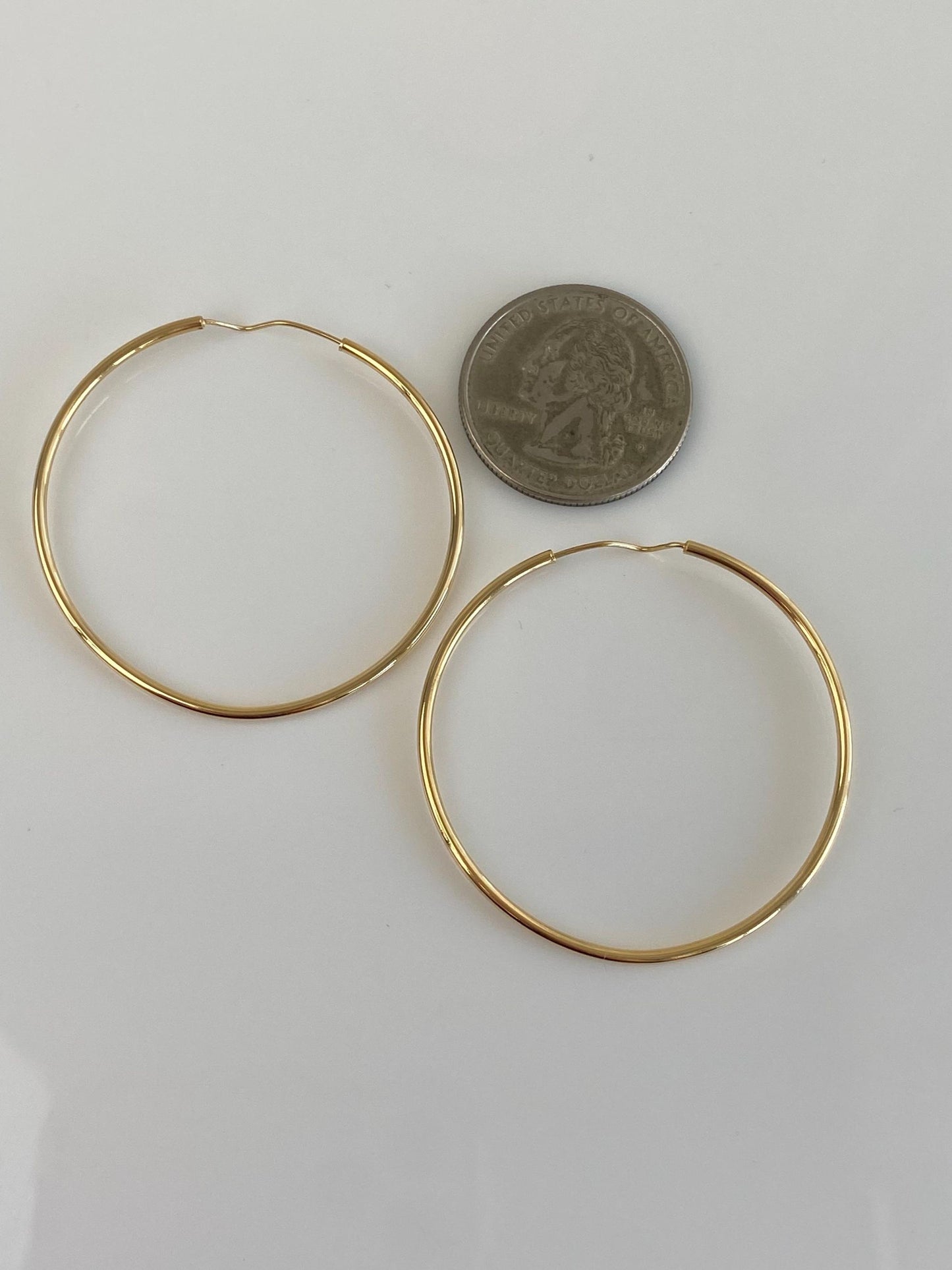 Vintage 18k Yellow Gold Thin Hoop Earrings