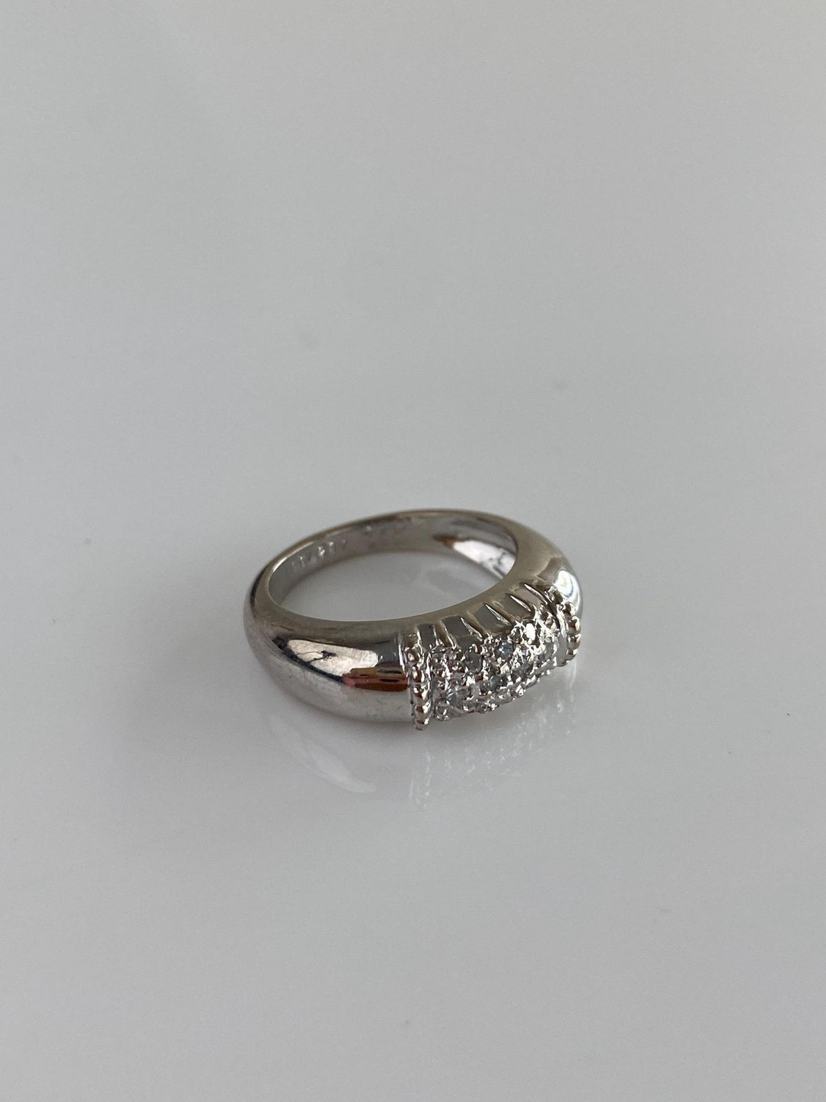 Vintage Solid 14k White Gold Diamonds Tapered Domed Ring Band - Size 3.25
